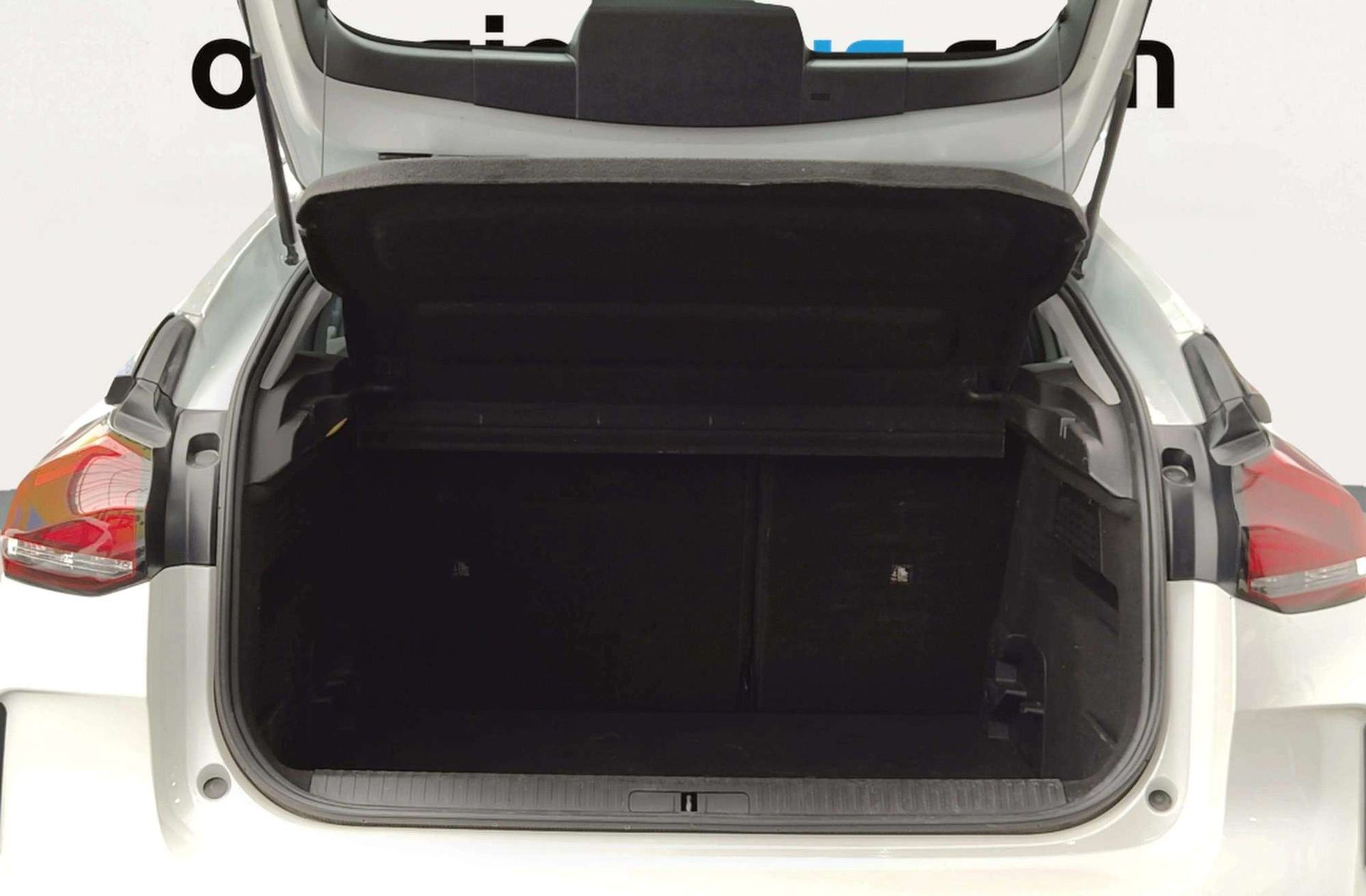 Citroën C4 BlueHDi 130 Plus EAT8 - foto 19