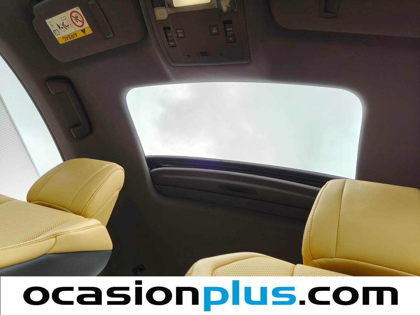 Extras y acabados del Lexus RC Lexus RC 300h Executive (223 CV)