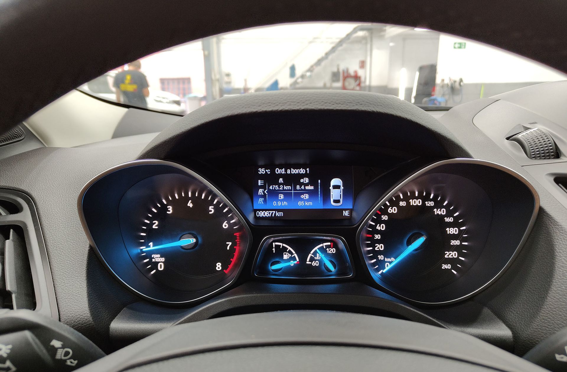 Ford Kuga 1.5 EcoBoost Trend+ 4x2 - foto 31