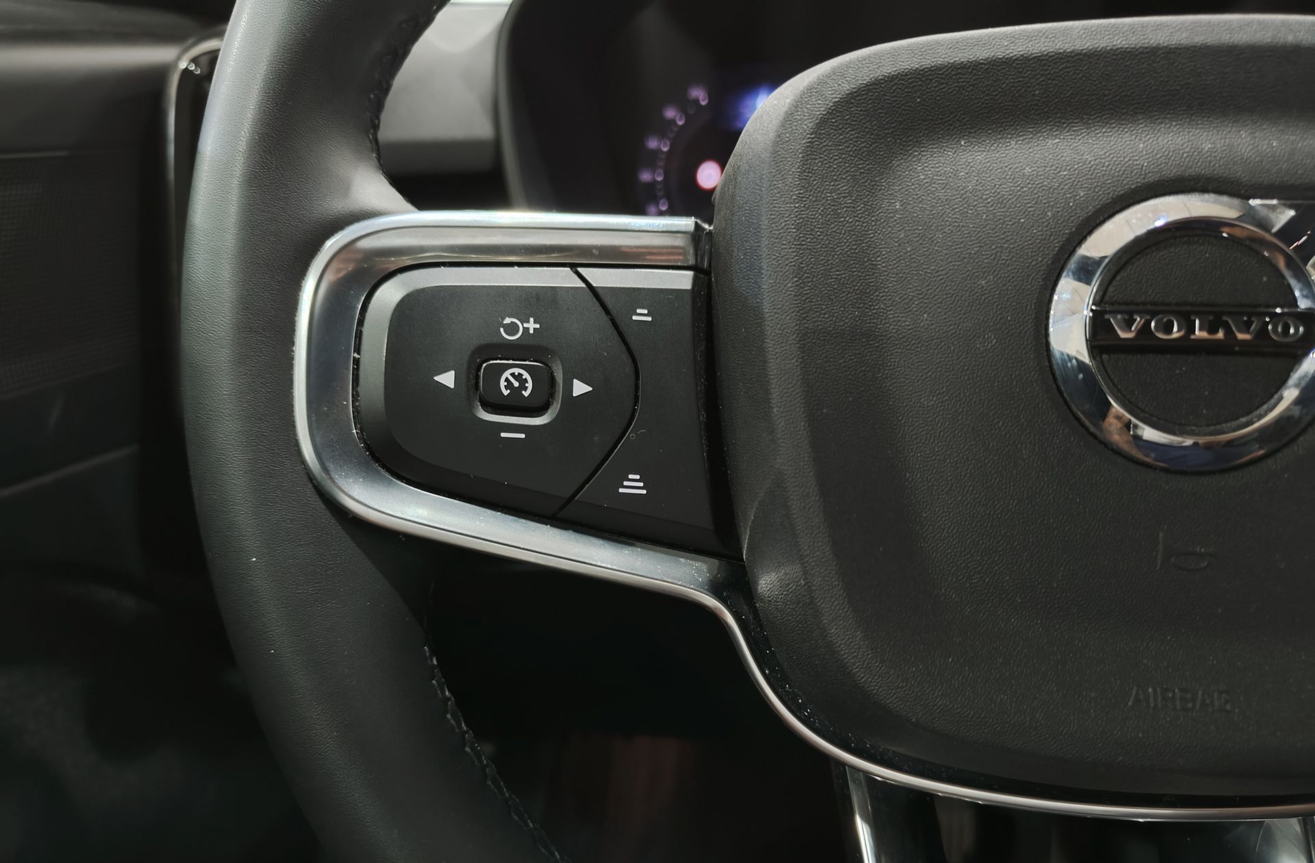 Volvo XC40 Recharge Plus - foto 24