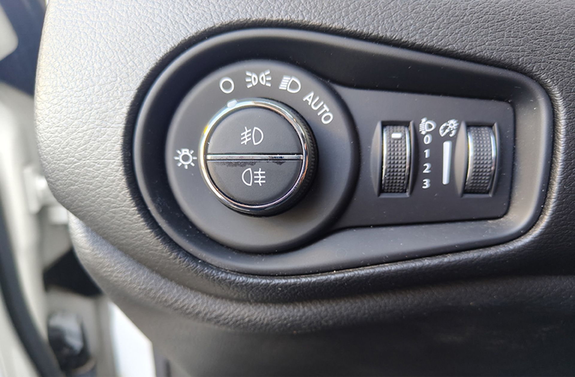 Jeep Renegade 1.0G Night Eagle II 4x2 - foto 18