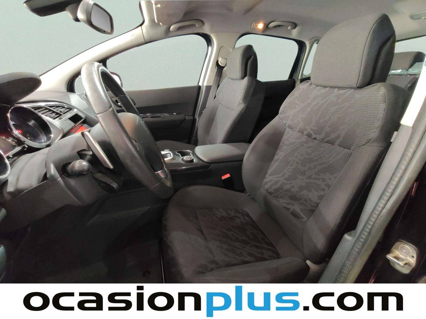 Foto asientos delanteros Peugeot 3008 Peugeot 3008 HYbrid4 (200 CV)