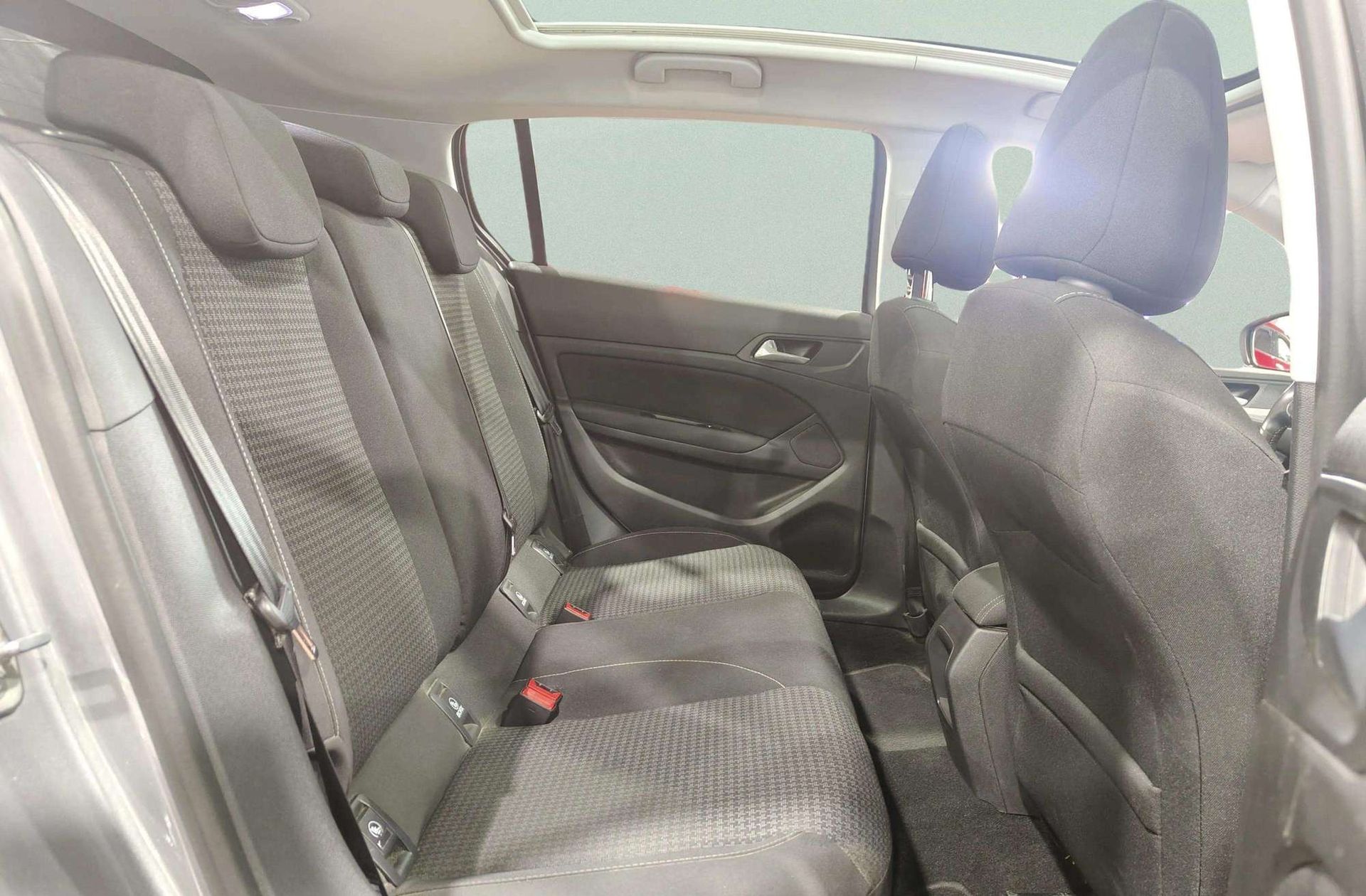 Peugeot 308 PureTech 130 Active EAT6 - foto 16