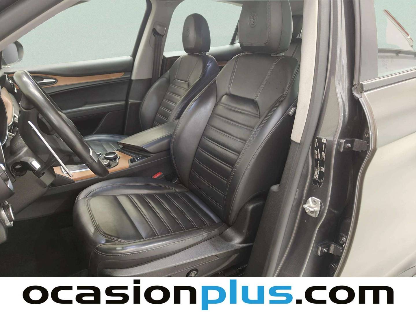 Foto asientos delanteros Alfa Romeo Stelvio Alfa Romeo Stelvio Stelvio 2.0 Gasolina Executive AWD (280 CV)