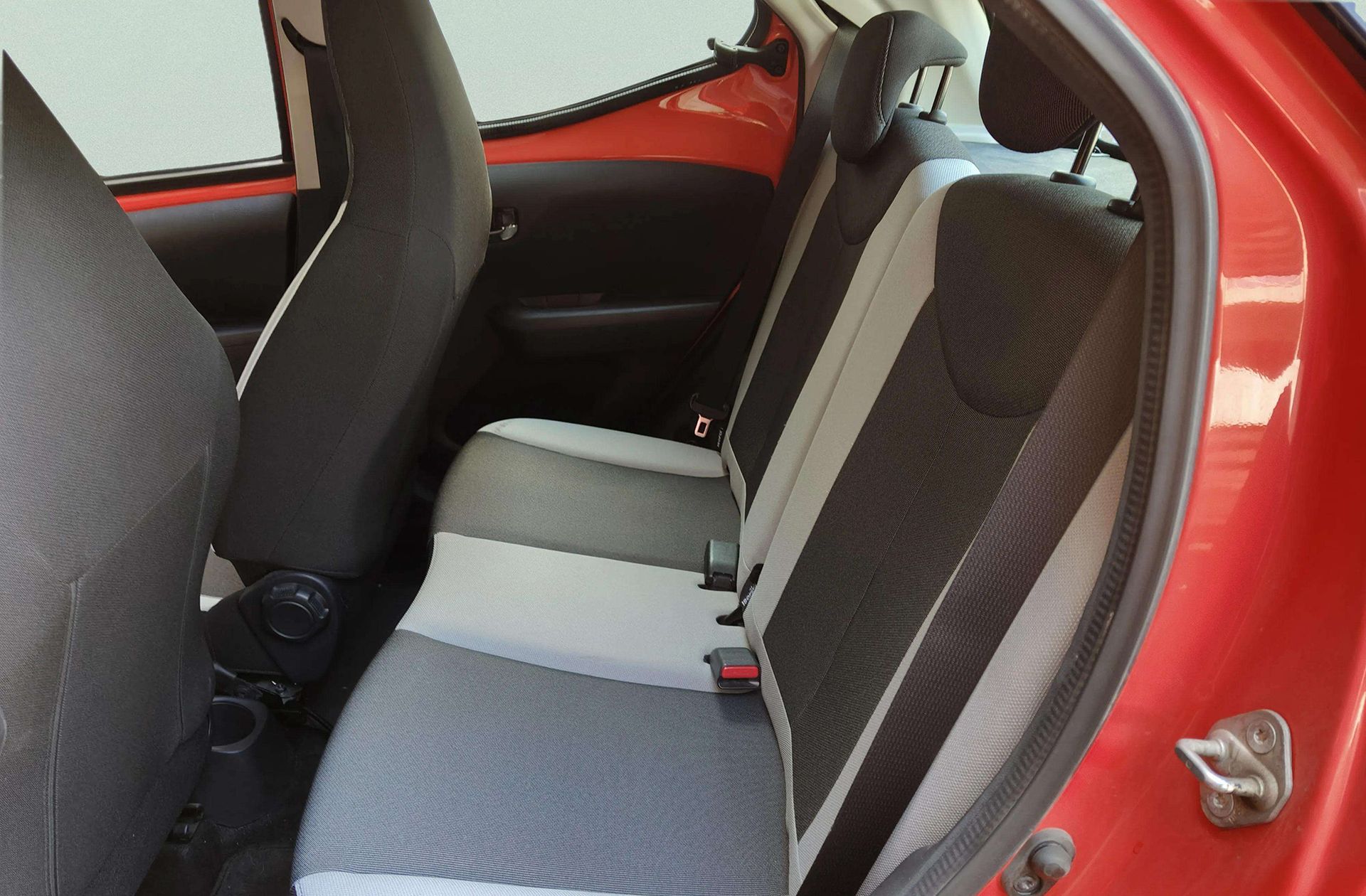 Toyota Aygo 1.0 70 x-play - foto 9