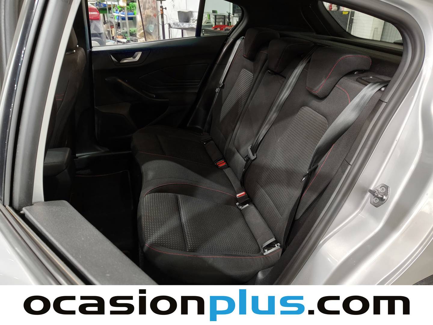 Foto asientos traseros Ford Focus Ford Focus 1.0 Ecoboost MHEV ST-Line Auto (155 CV)