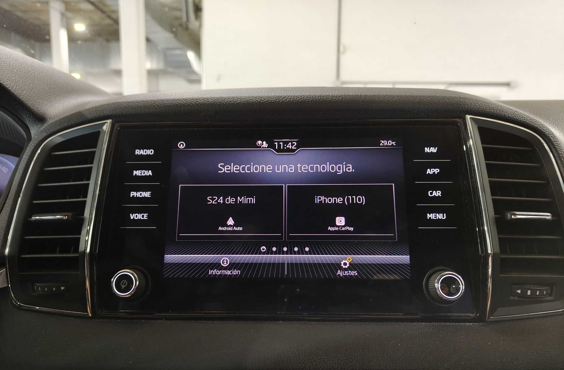 Škoda Karoq 2.0 TDI Ambition - foto 7