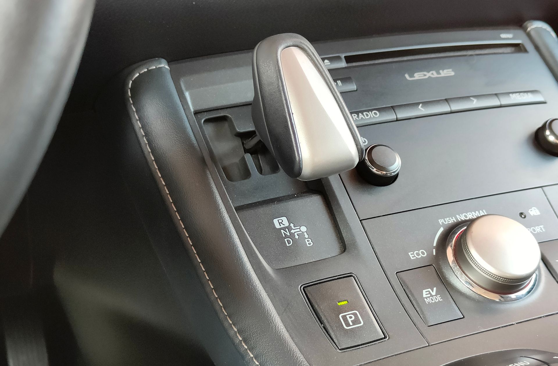 Lexus CT 200h Executive - foto 5
