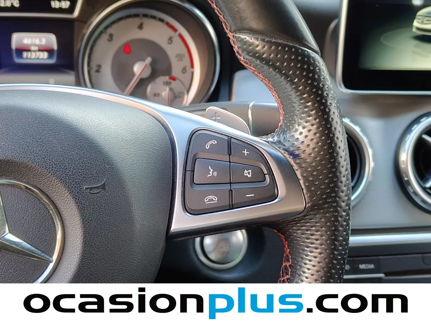 Foto Mercedes GLA Mercedes-Benz GLA 200 d AMG Line (136 CV)