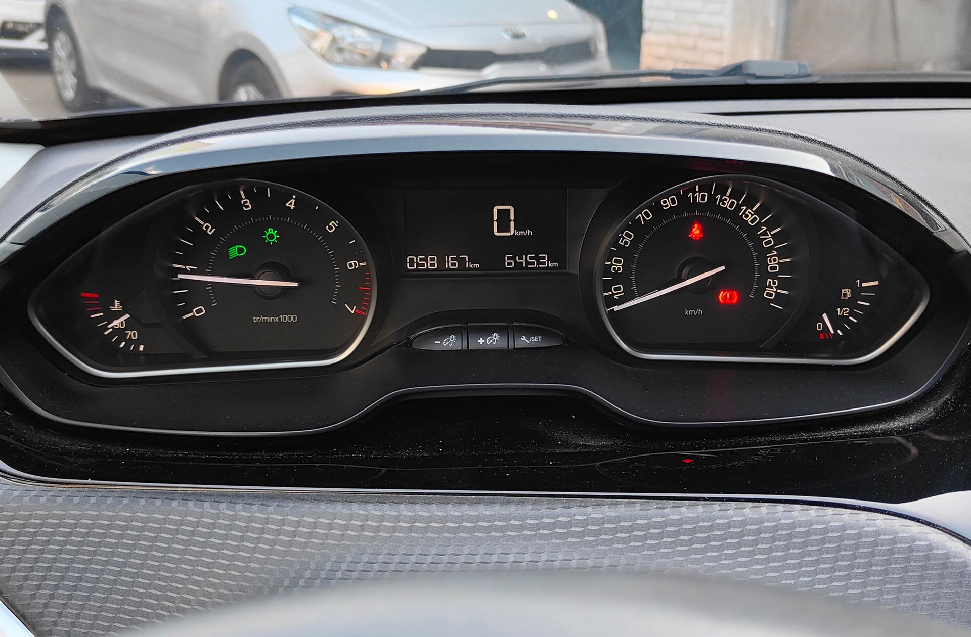 Peugeot 208 PureTech 82 Style - foto 28