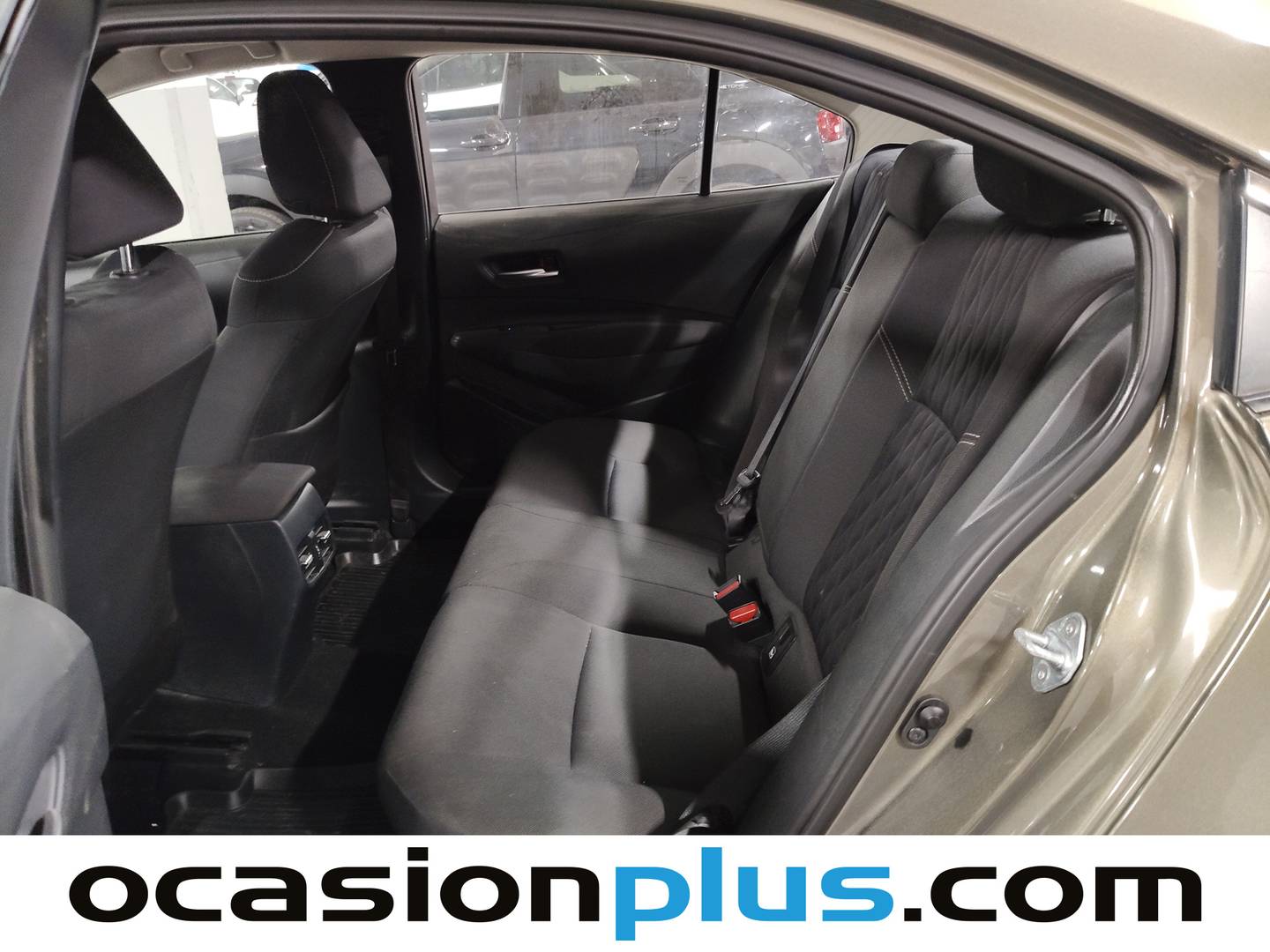 Foto asientos traseros Toyota Corolla Toyota Corolla 1.8 125H Business Plus E-CVT (122 CV)