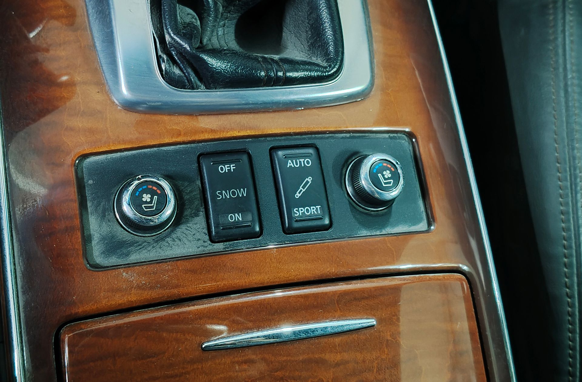 Infiniti FX 50 S V8 AWD - foto 7