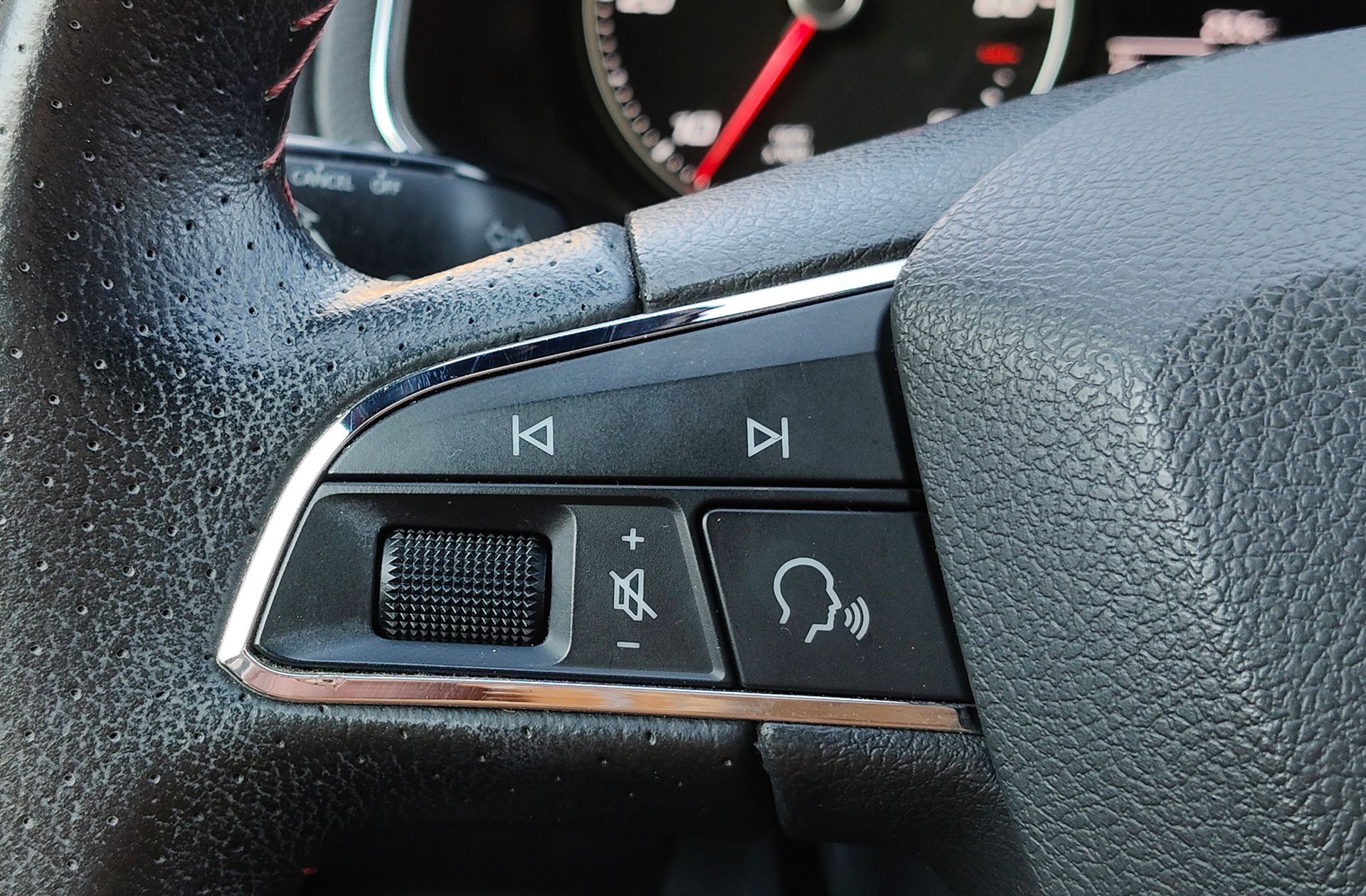 SEAT Arona 1.6 TDI Ecomotive FR - foto 29