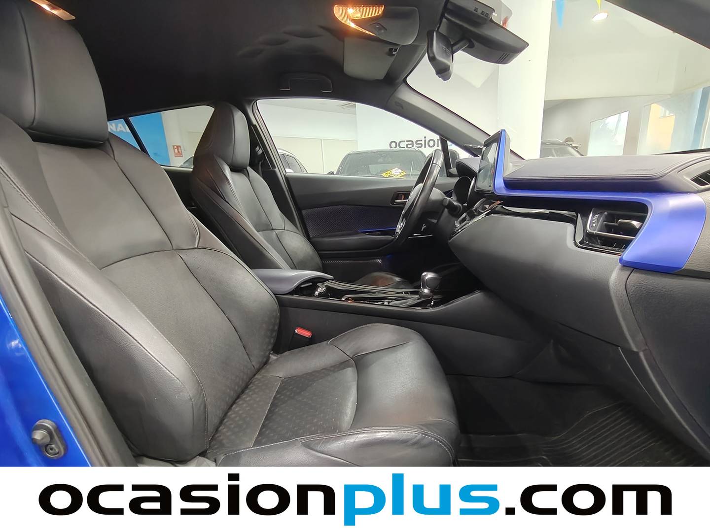 Foto Toyota C-HR Toyota C-HR 1.8 125H Dynamic Plus 90 kW (122 CV)