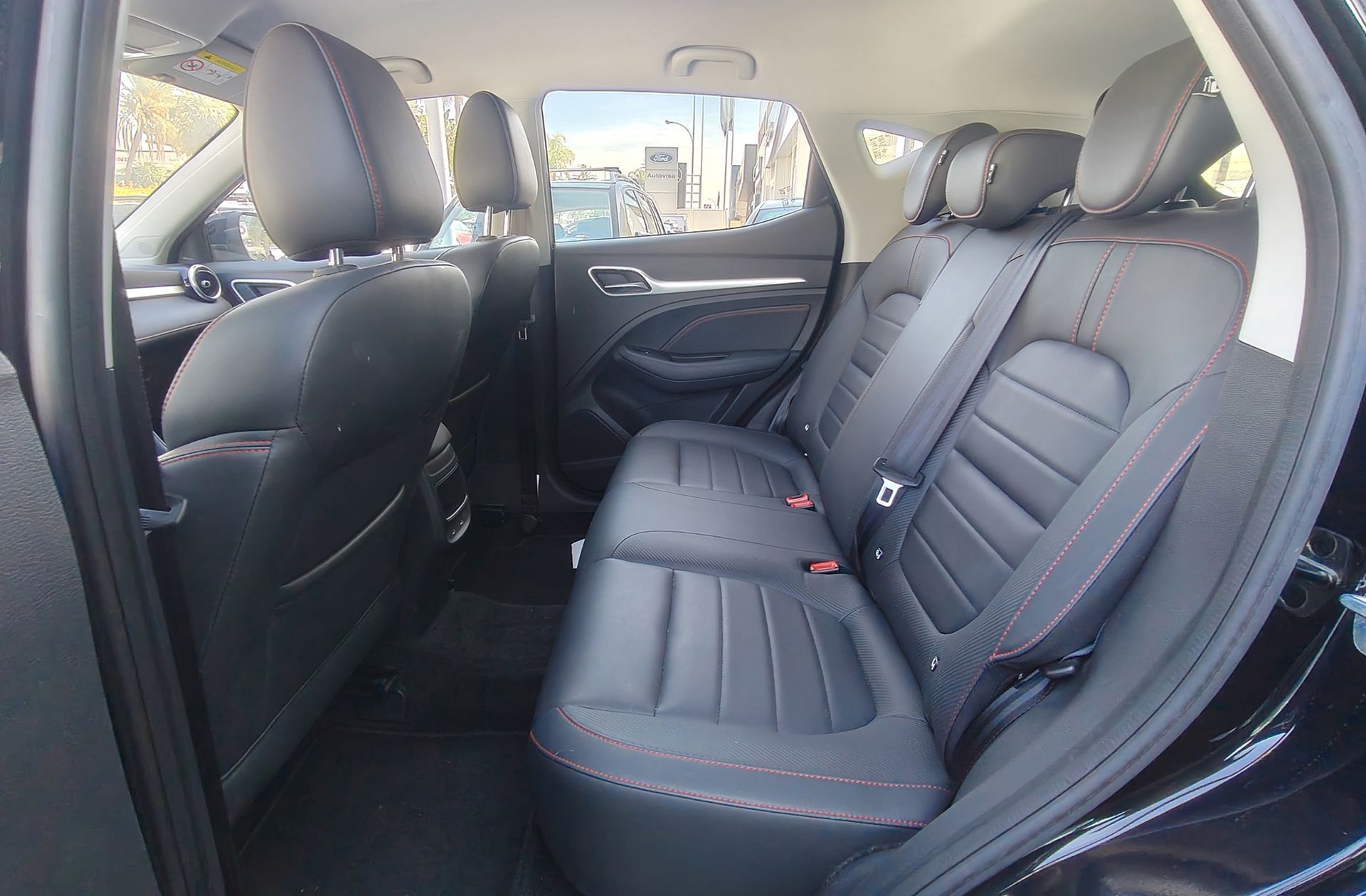 MG ZS 1.0T Luxury - foto 11