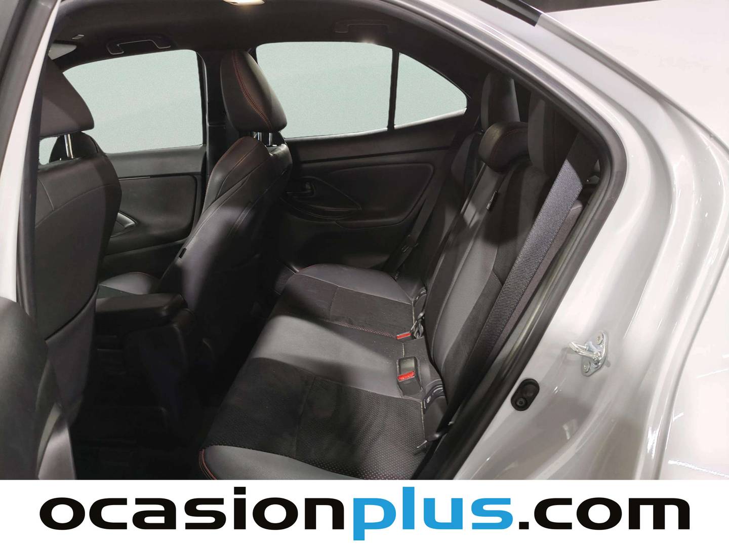 Foto asientos traseros Toyota Yaris Cross Toyota Yaris Cross 130H GR Sport (130 CV)