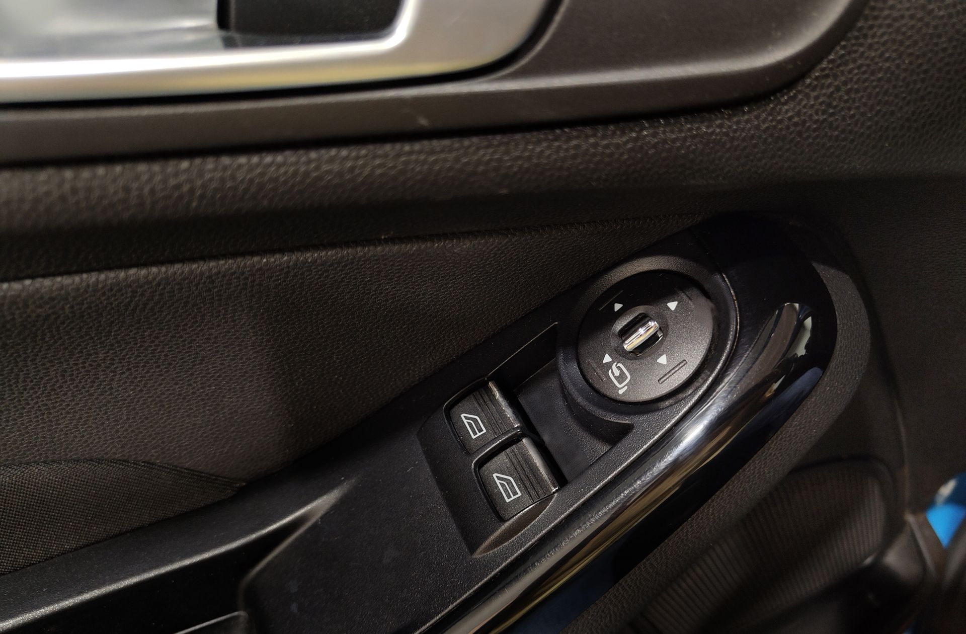 Ford Fiesta 1.0 EcoBoost Titanium - foto 26