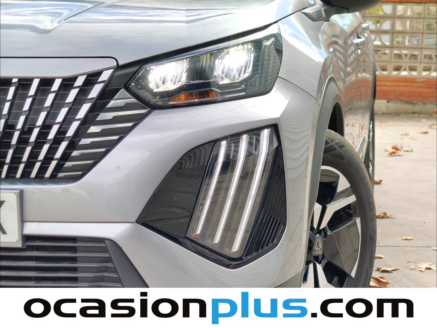 Foto Peugeot 2008 Peugeot 2008 Allure Hybrid eDCS6 (136 CV)