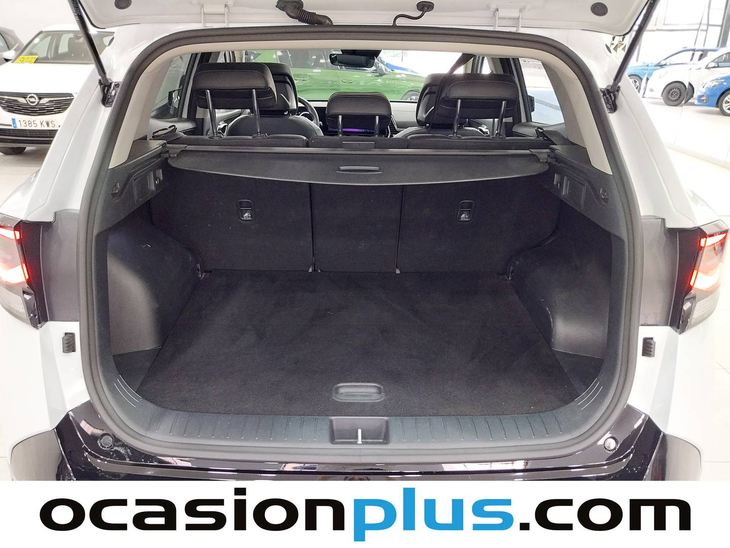 Fotos maletero KIA Sportage KIA Sportage 1.6 T-GDi HEV Tech 4x2 Auto (230 CV)