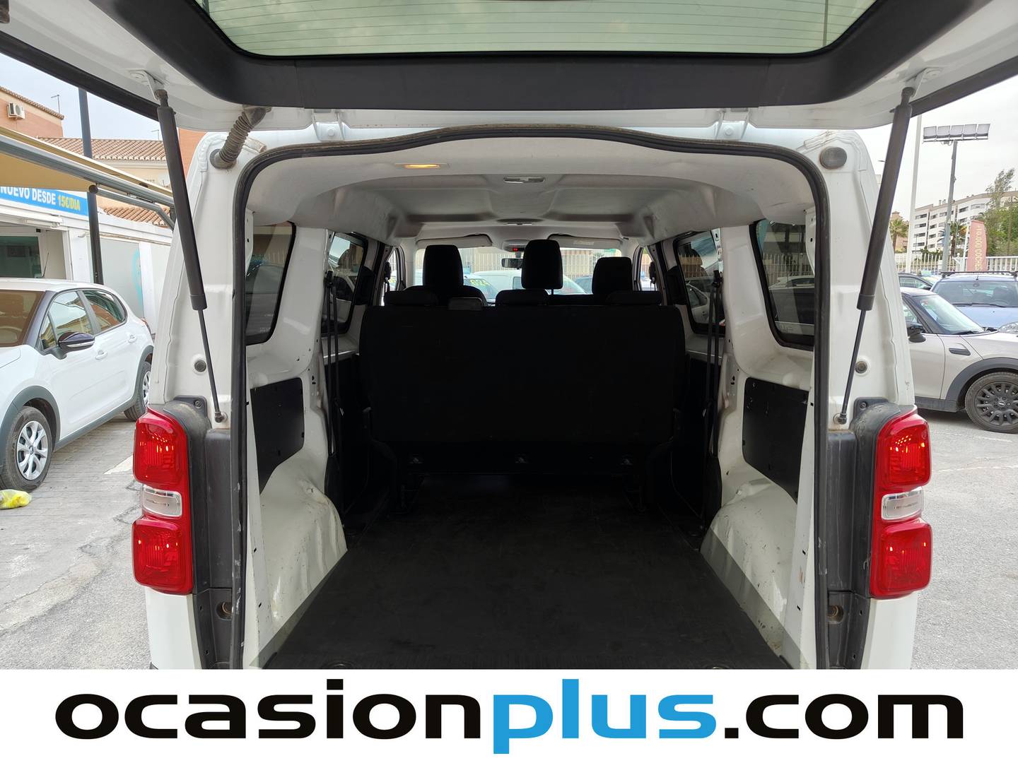 Fotos maletero Opel Vivaro Opel Vivaro 1.5 Diesel M Standart Express (120 CV) 6 Plazas