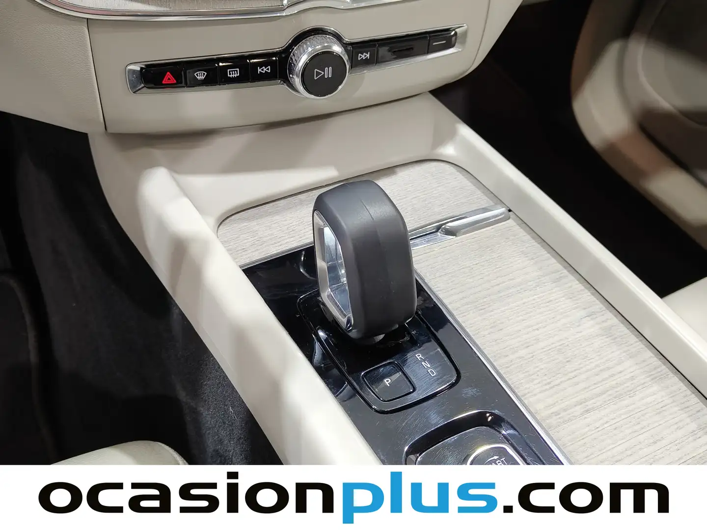 Foto Volvo XC60 Volvo XC60 B4 D Plus Bright AWD Auto (197 CV)