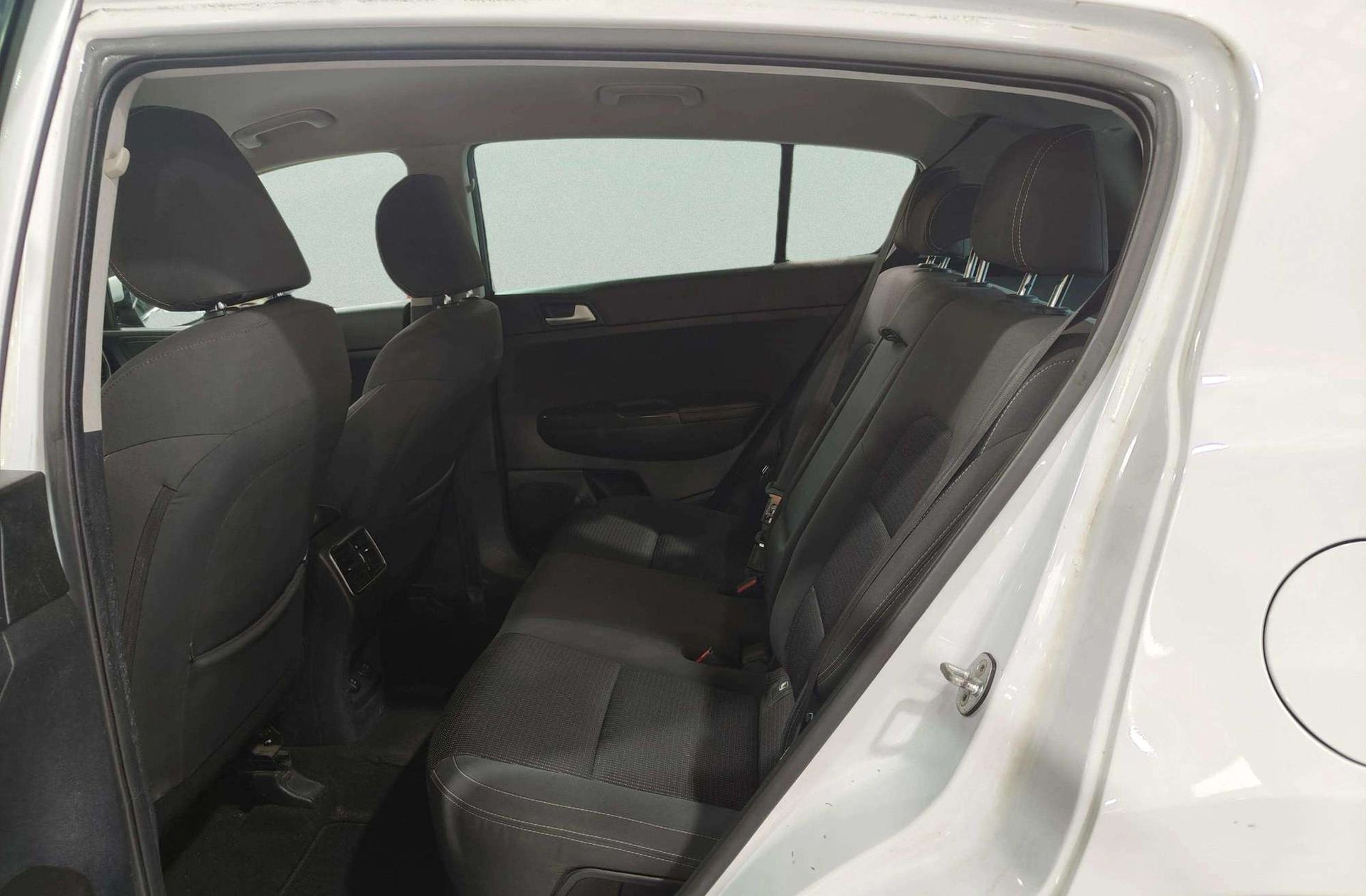 Kia Sportage 1.6 GDi x-Tech17 4x2 - foto 9