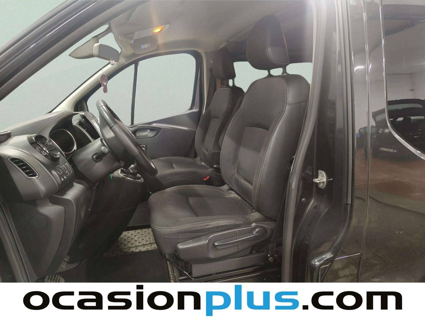Foto asientos traseros Opel Vivaro Opel Vivaro Combi 1.6 CDTI L2 2.9t Plus-6 (120 CV) 8 Plazas