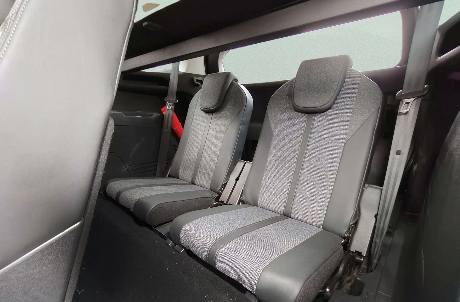 Peugeot 5008 BlueHDi 130 Allure EAT8 7 plazas - foto 15