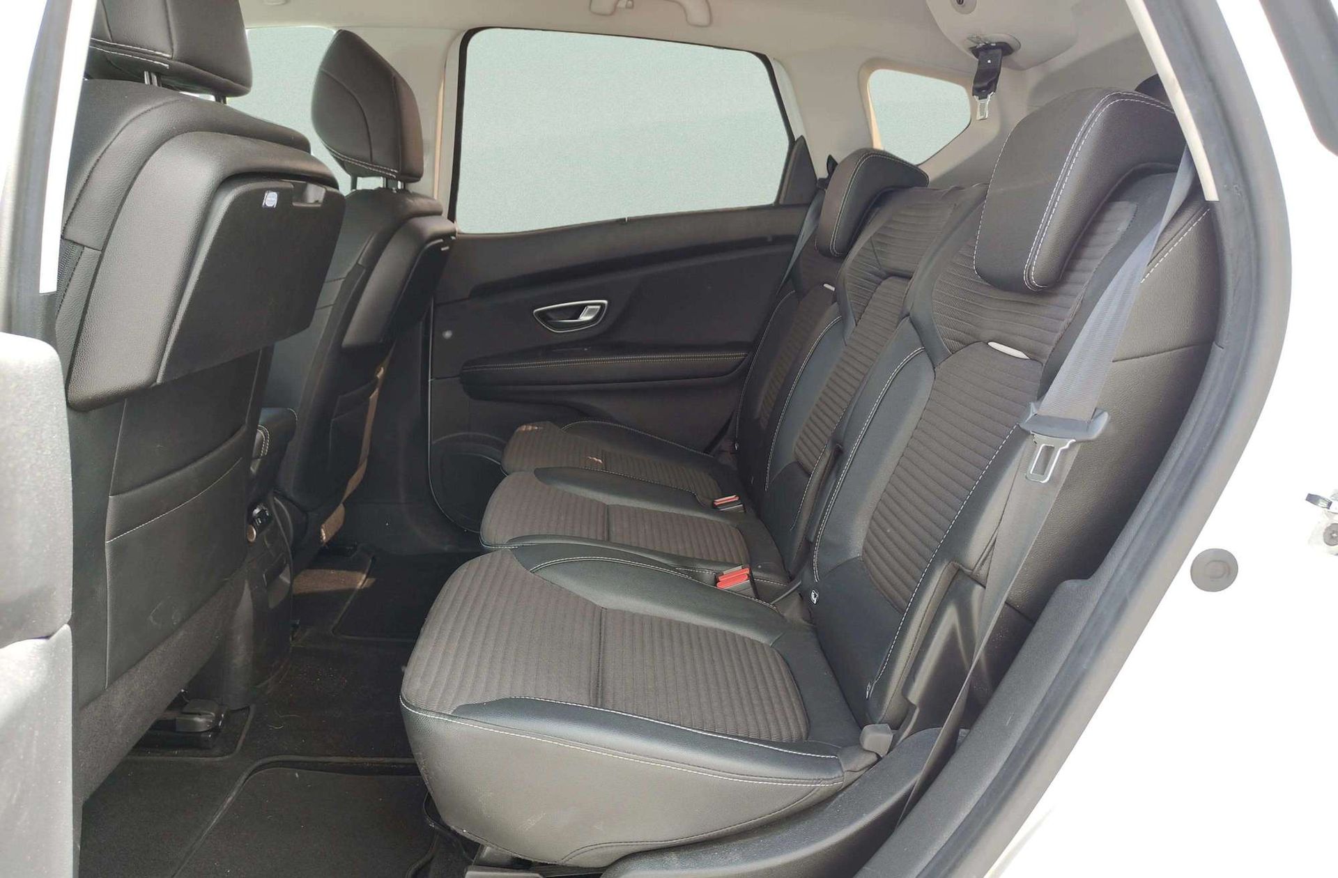 Renault Scénic Zen TCe GPF EDC - foto 15