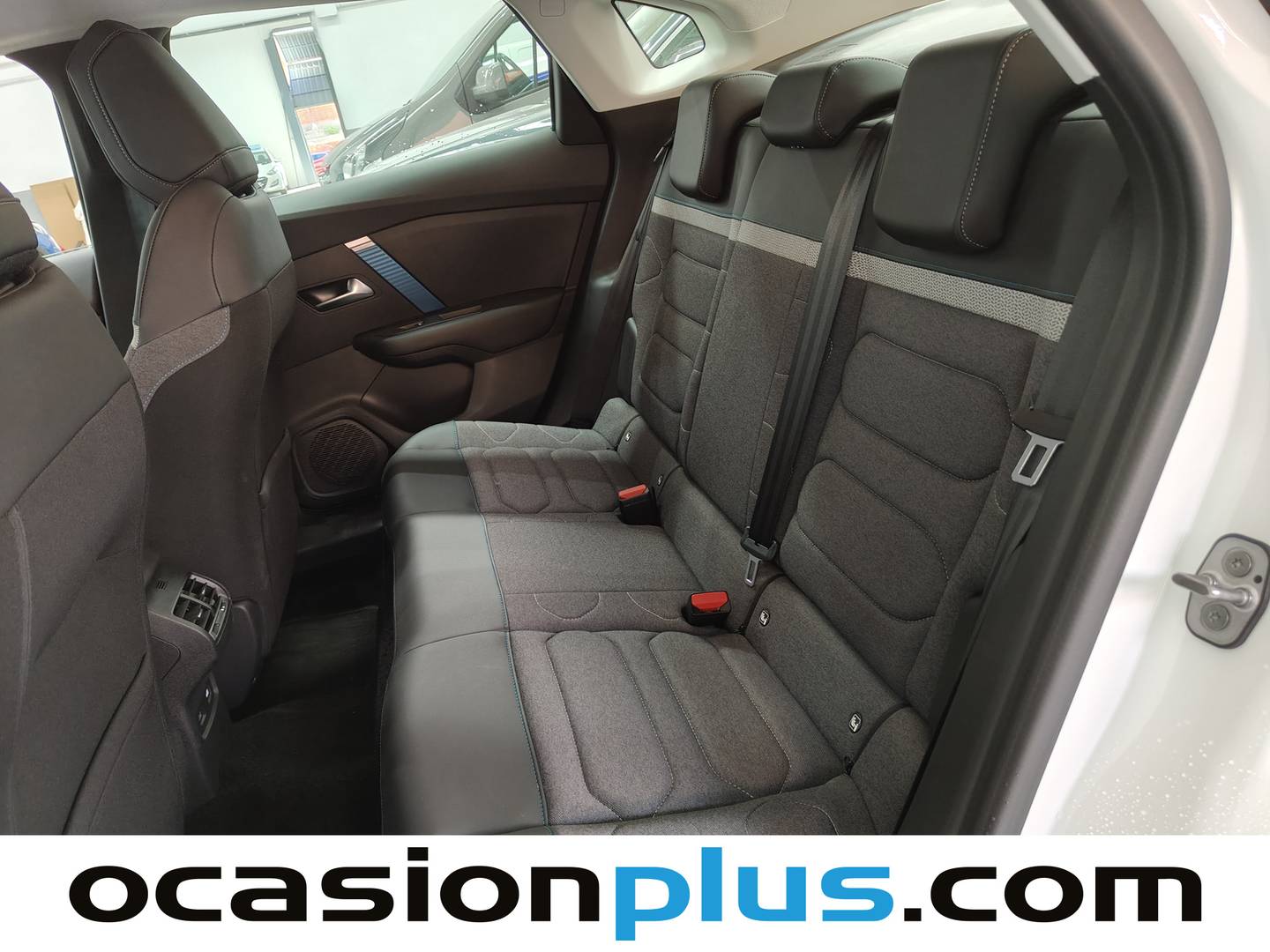 Foto Citroën ë-C4 X Citroen ë-C4 X 50KWh eléctrico Feel Pack (136 CV)