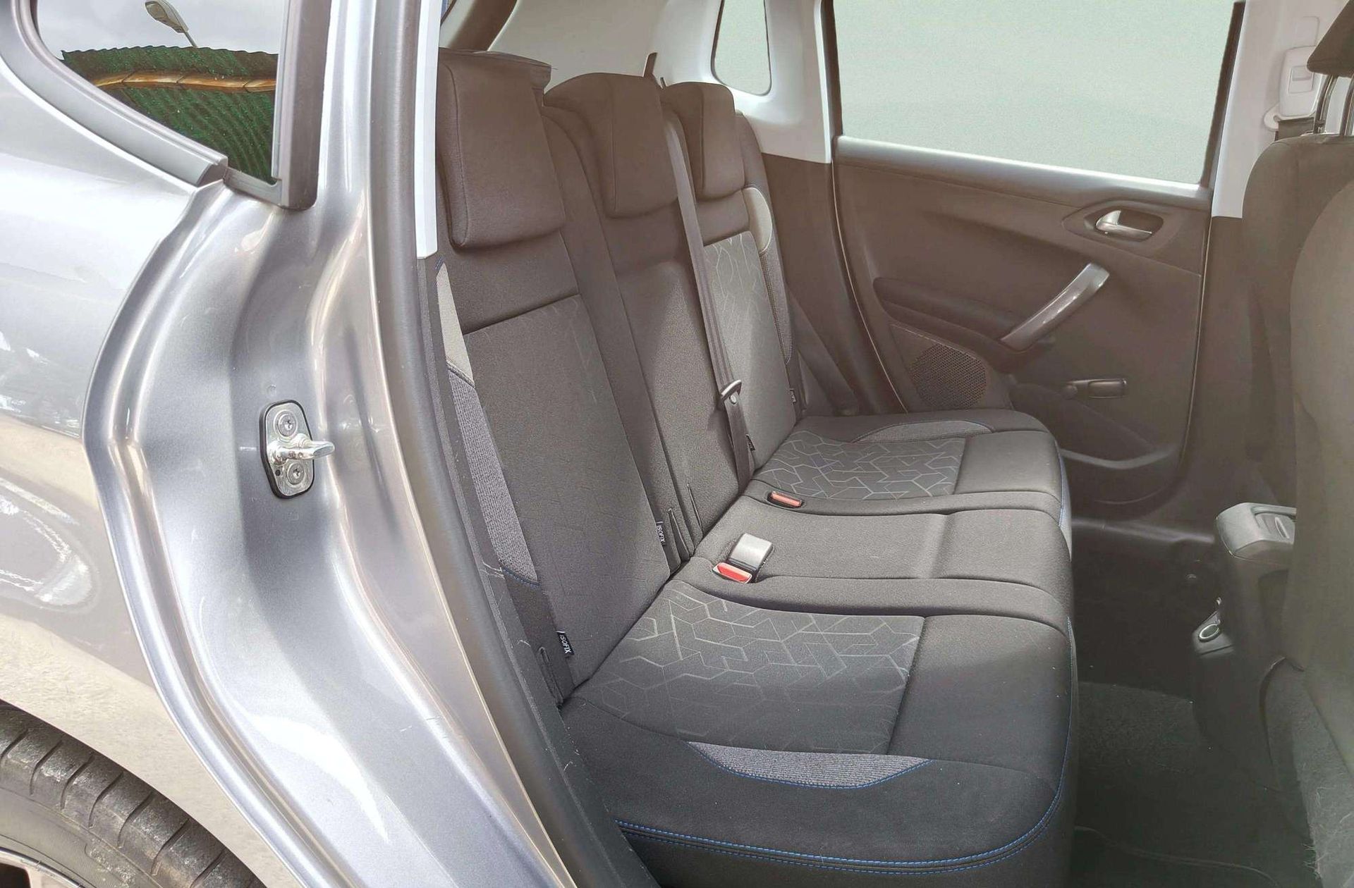 Peugeot 2008 BlueHDi 100 Style - foto 18