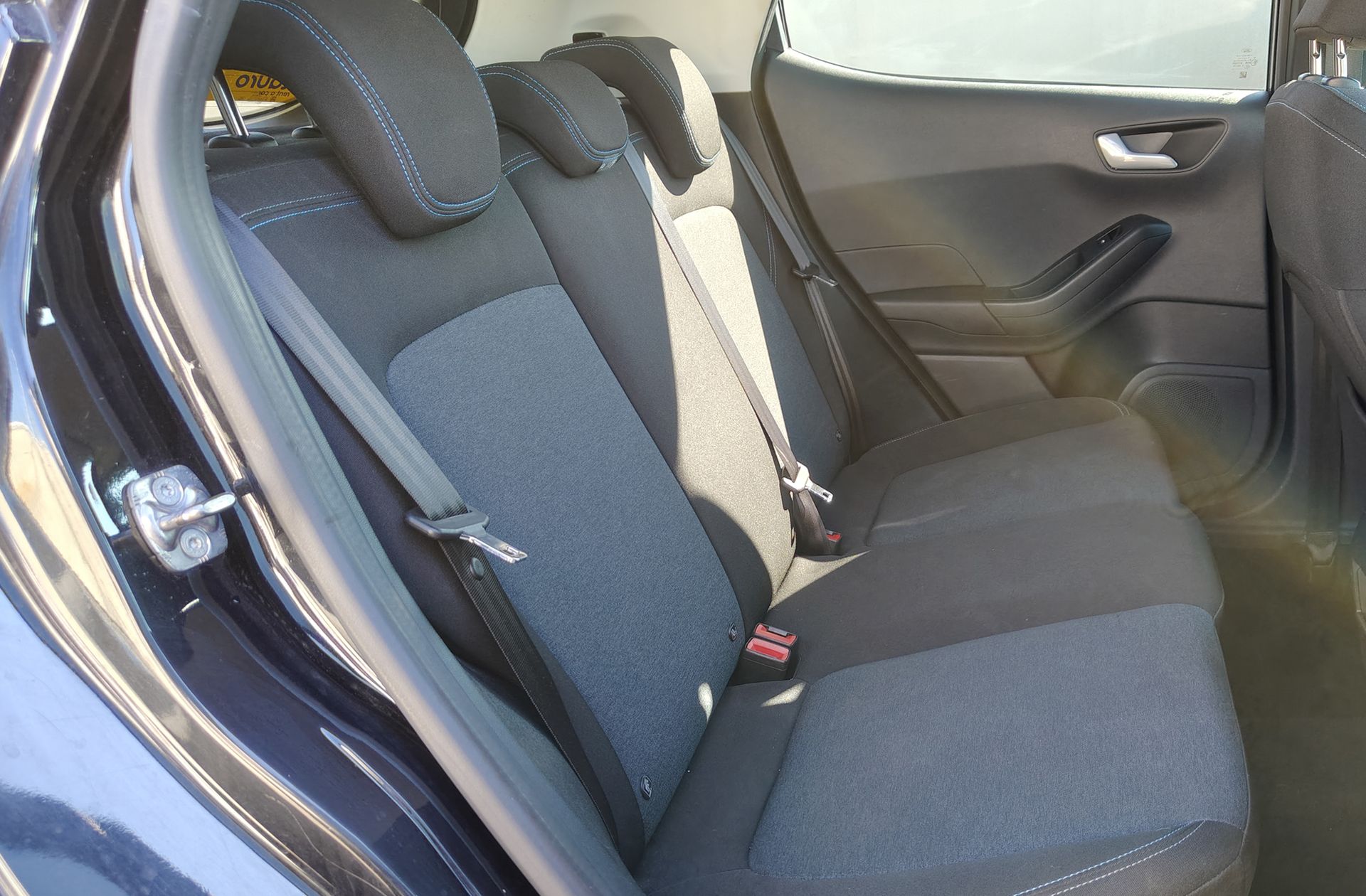 Ford Fiesta 1.0 EcoBoost MHEV Active - foto 16