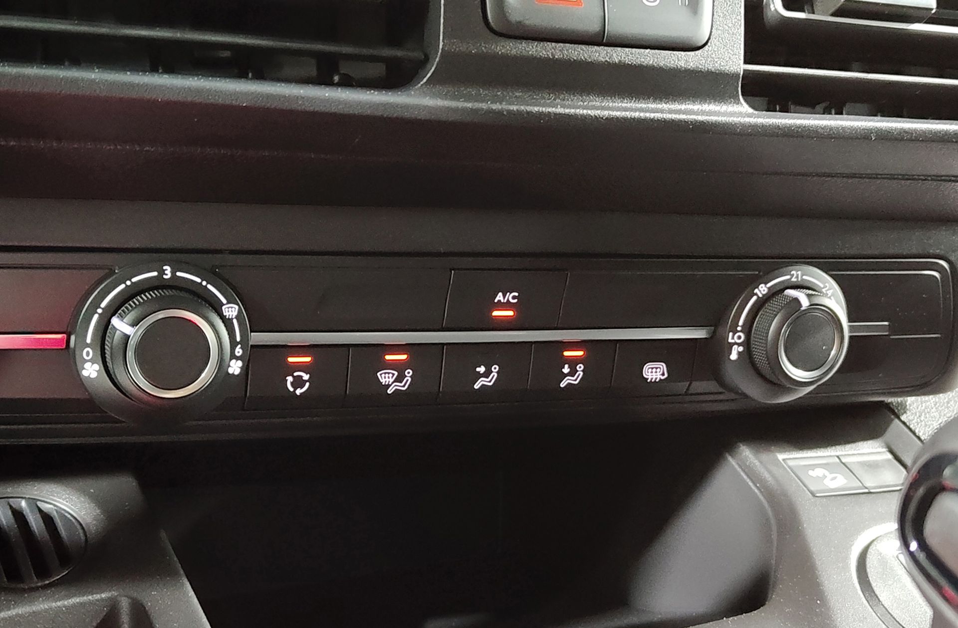 Fiat Doblò Furgón BlueHDi 100 M - foto 26