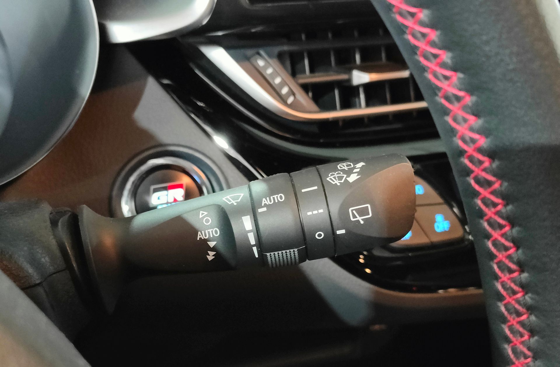 Toyota C-HR 180H GR Sport - foto 30