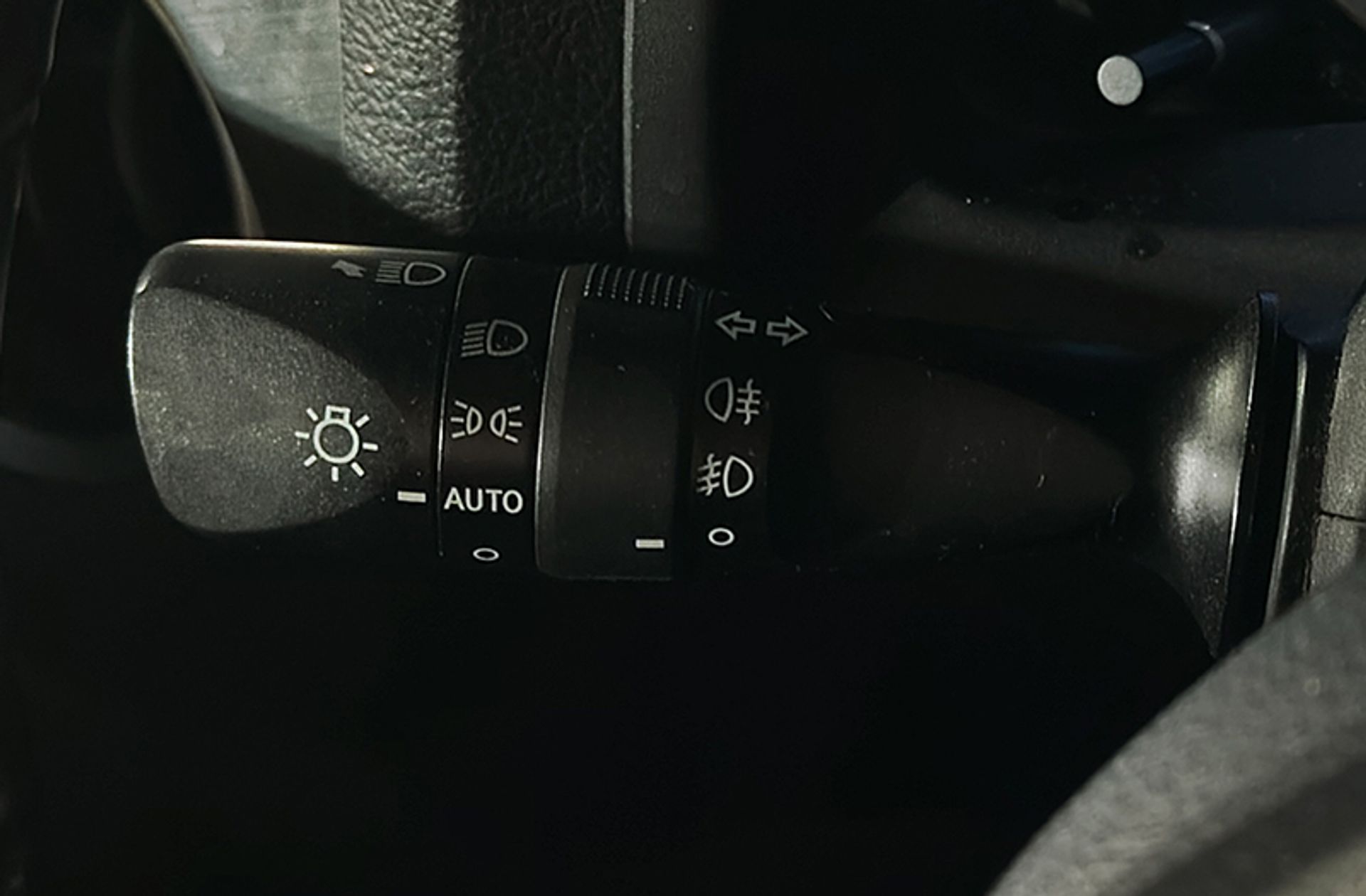 Toyota Auris 120D Active - foto 19