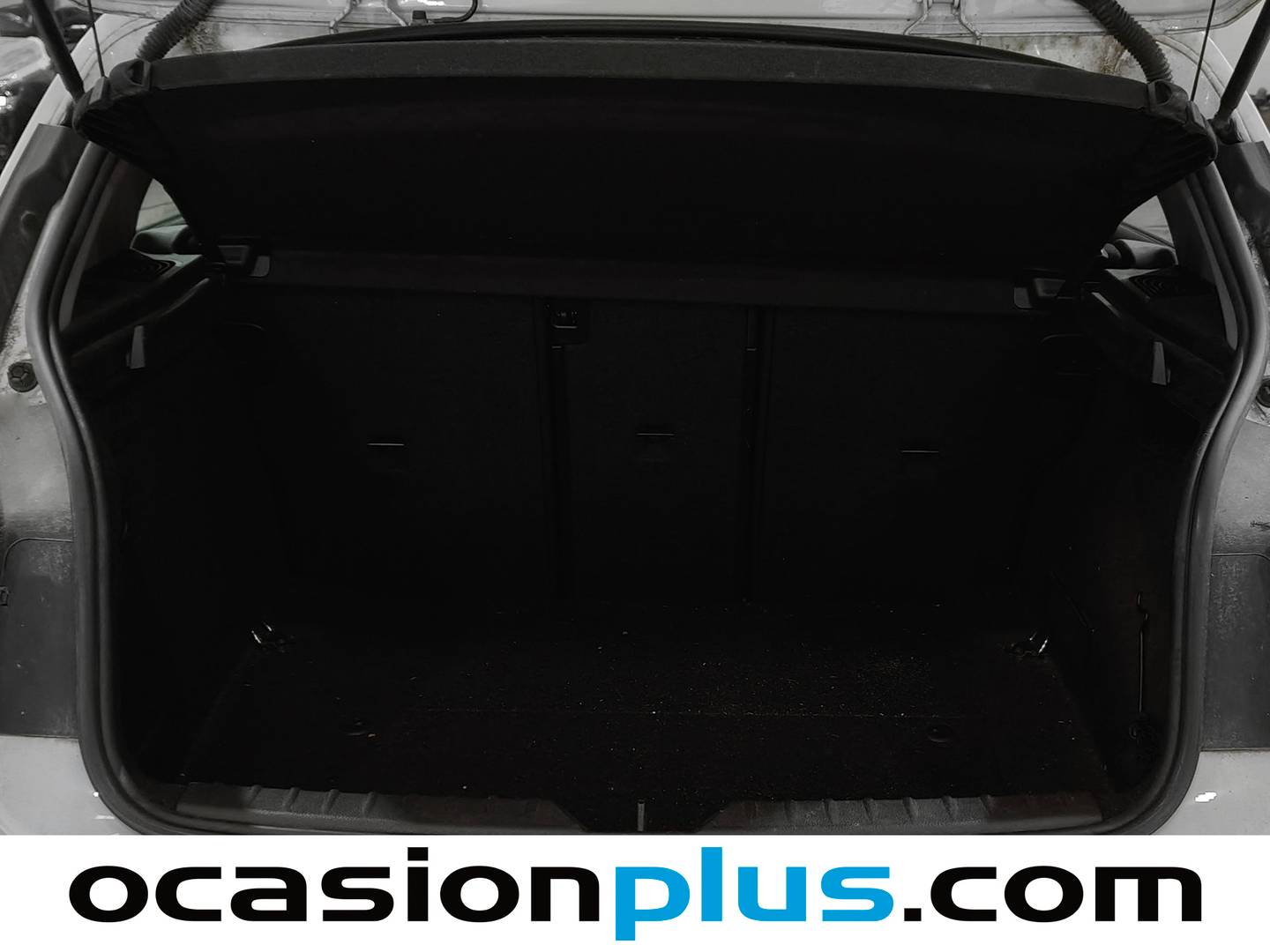 Fotos maletero BMW Serie 1 BMW Serie 1 118d  (143 CV)