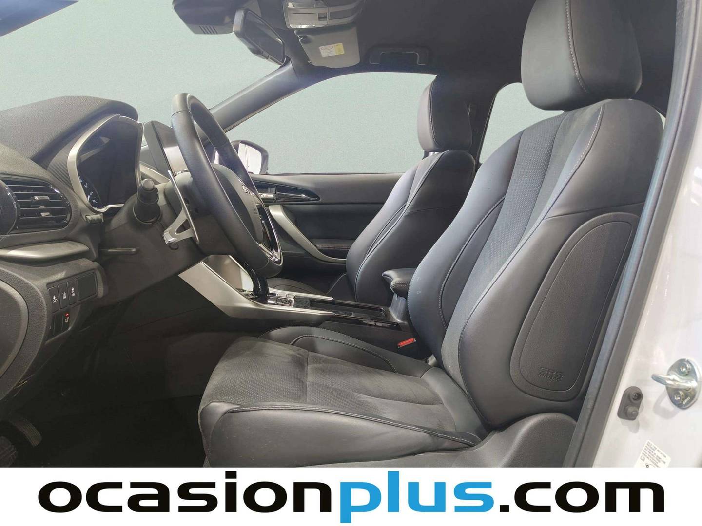 Foto asientos delanteros Mitsubishi Eclipse Cross Mitsubishi Eclipse Cross 2.4 PHEV Kaiteki 4WD Auto (188 CV)