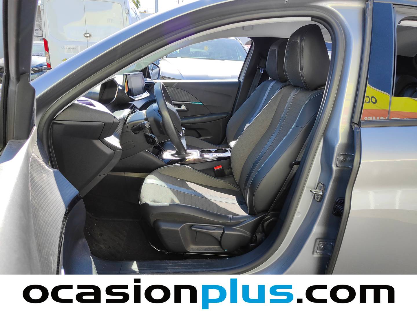 Foto asientos delanteros Peugeot 208 Peugeot 208 PureTech 100 Allure (100 CV)