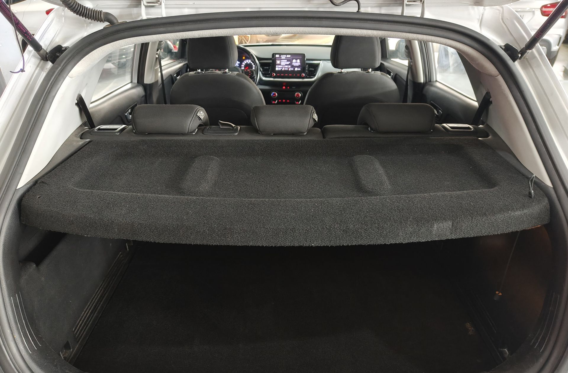 Kia Stonic 1.0 T-GDi Concept - foto 14