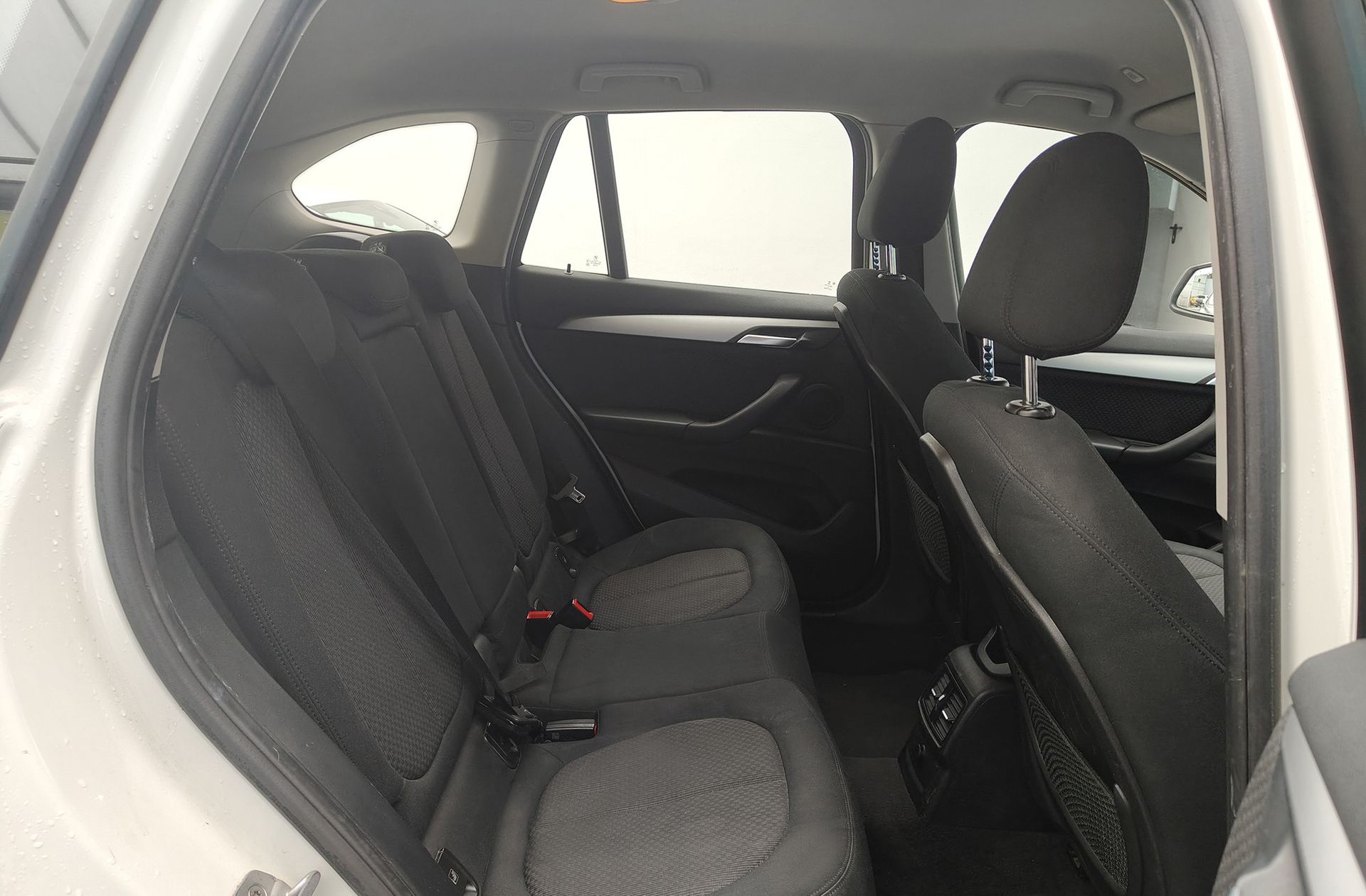 BMW X1 sDrive18d Business - foto 23
