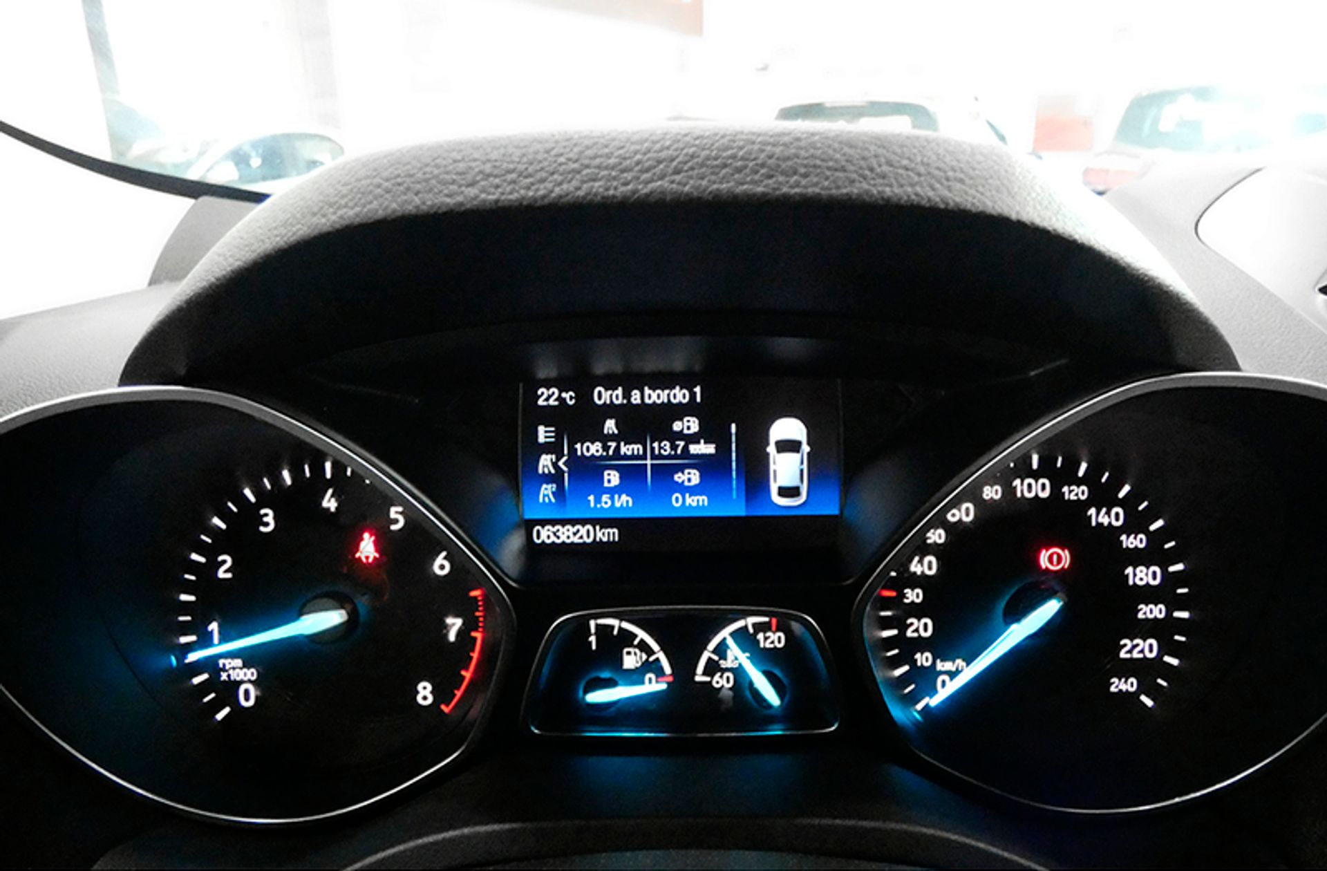Ford Kuga 1.5 EcoBoost Trend 4x2 - foto 28