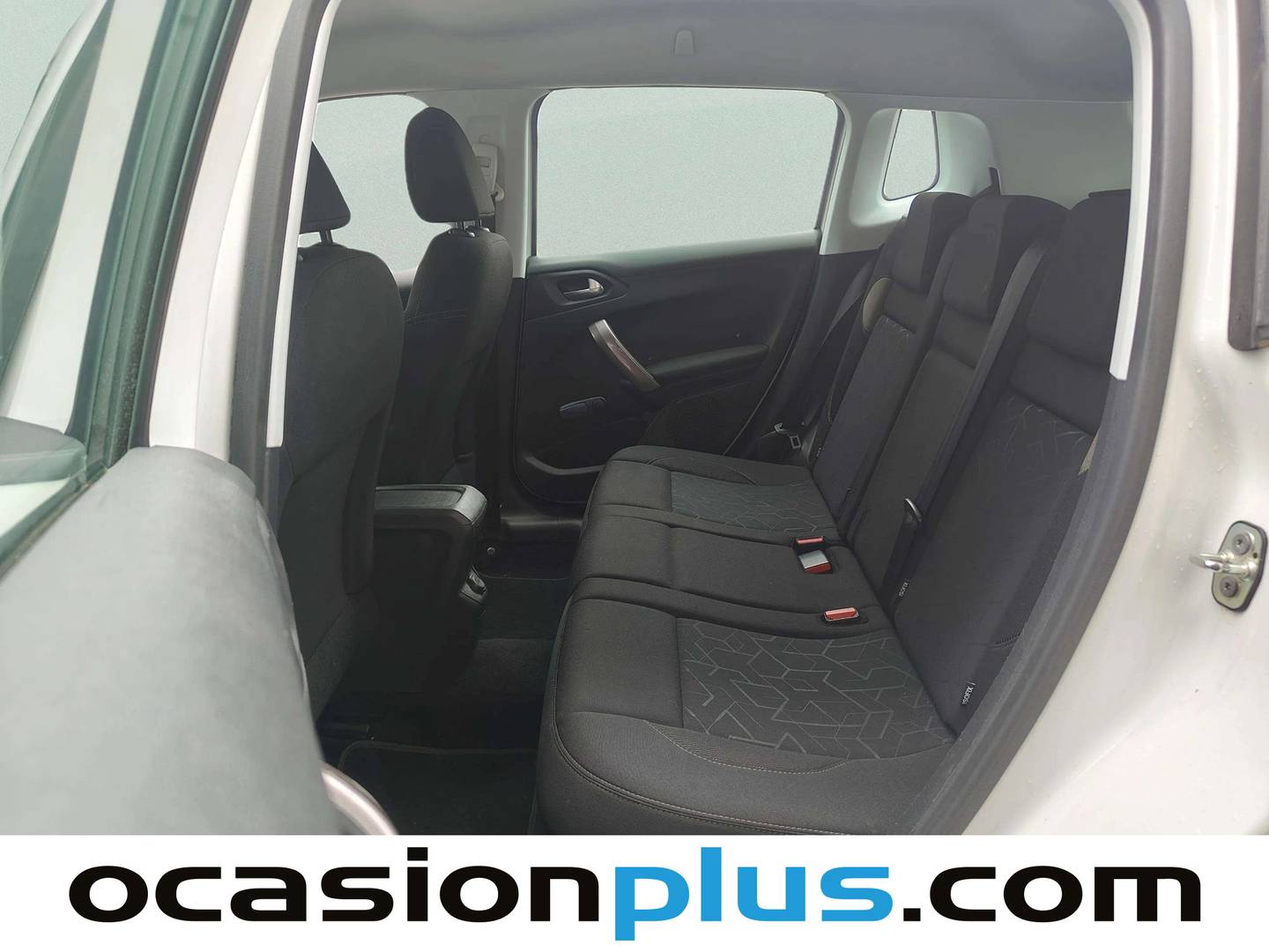 Foto asientos traseros Peugeot 2008 Peugeot 2008 VTI 82 Active (82 CV)