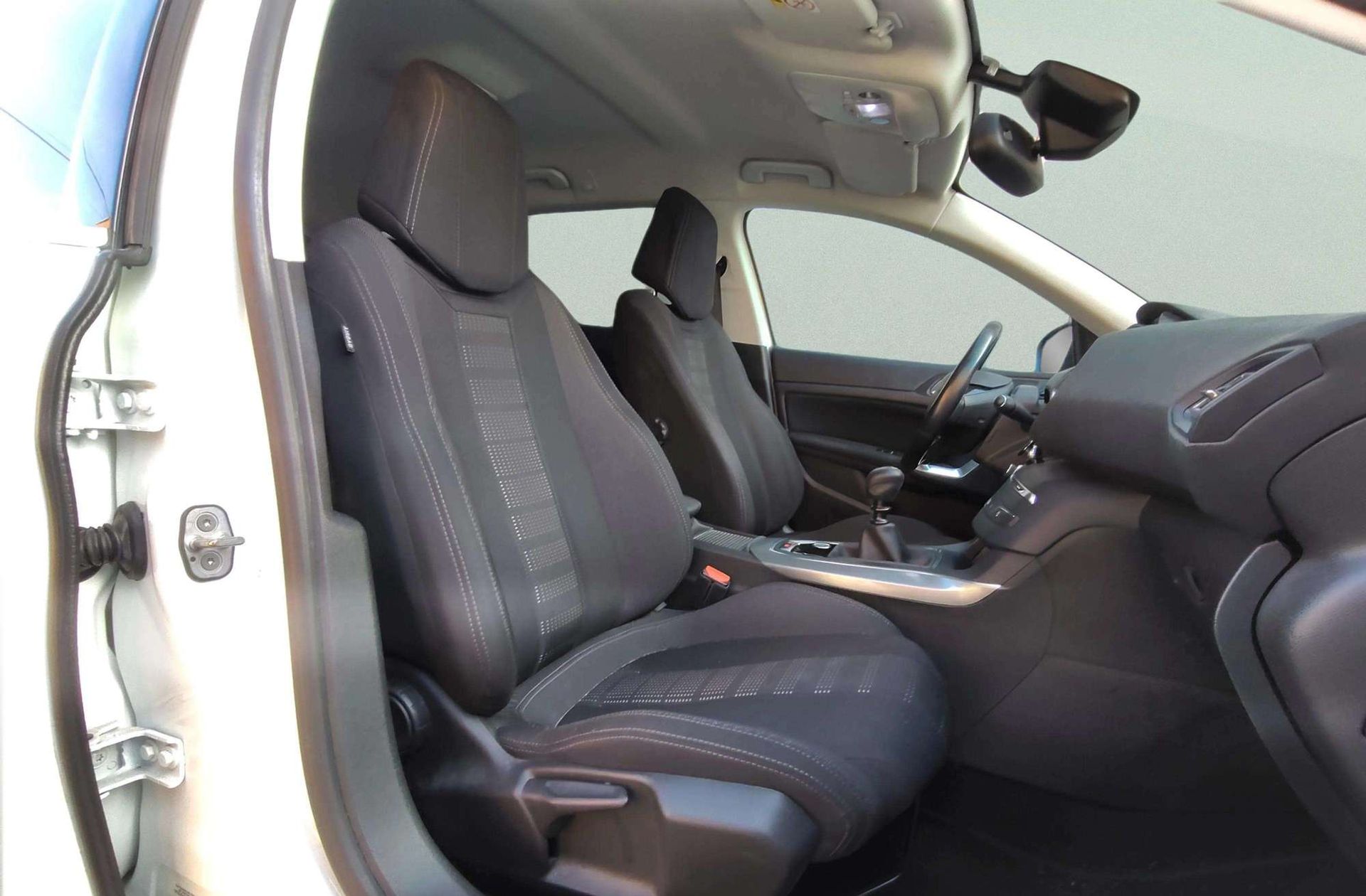 Peugeot 308 SW PureTech 130 Allure - foto 19