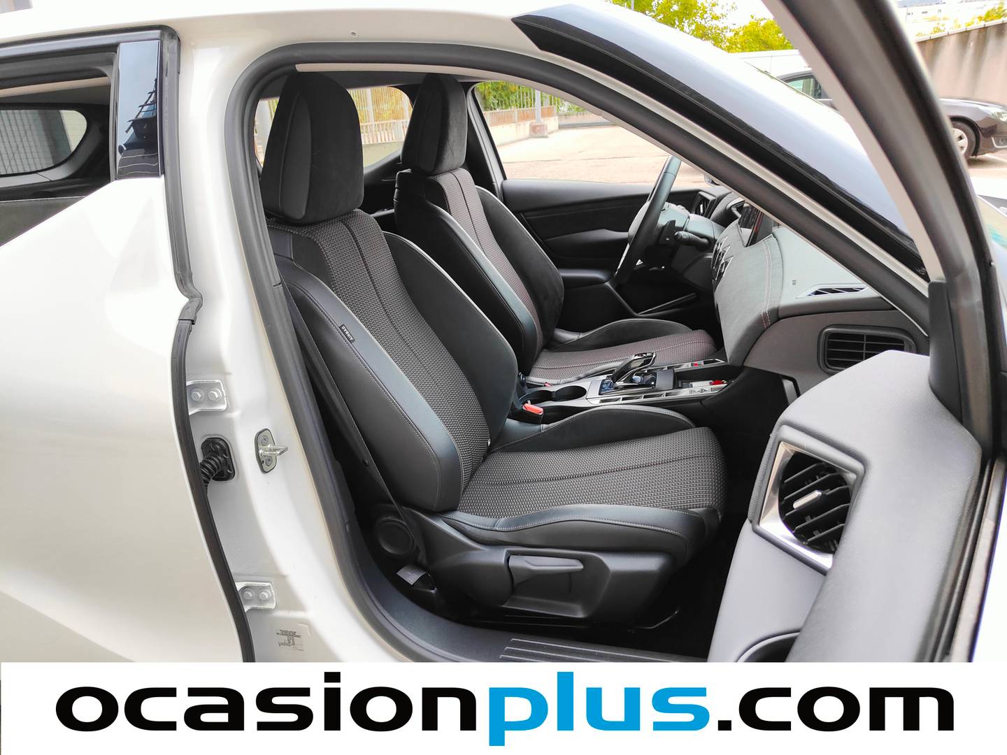 Foto DS DS 3 DS DS3 PureTech 130 Performance Line Auto (130 CV)