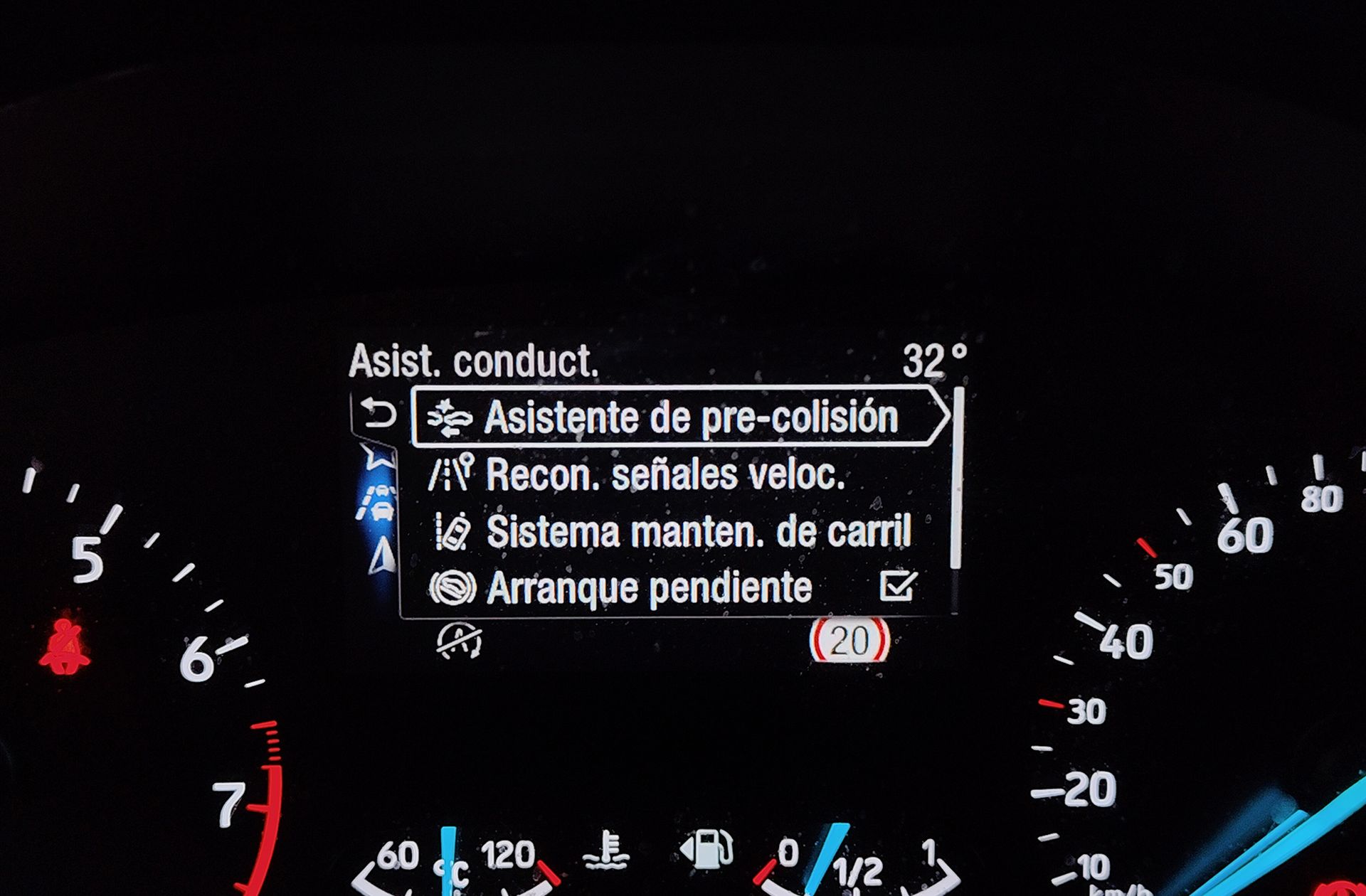 Ford Focus 1.0 EcoBoost Trend Edition - foto 13