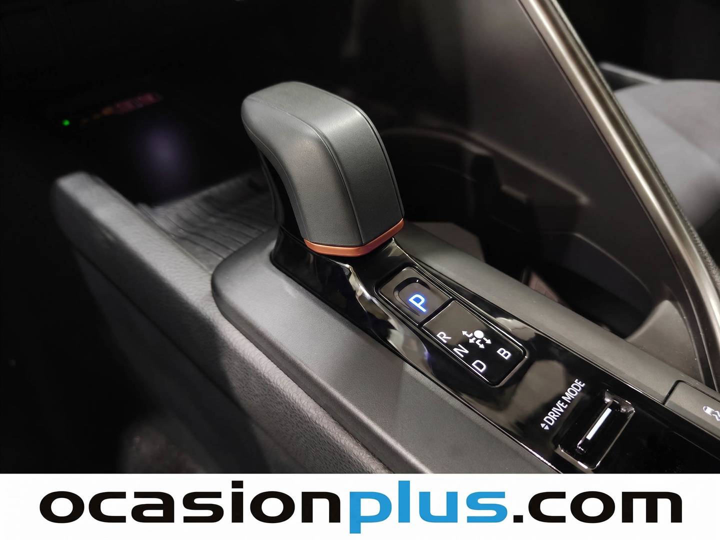 Extras y acabados del Toyota C-HR Toyota C-HR 140H Advance (140 CV)