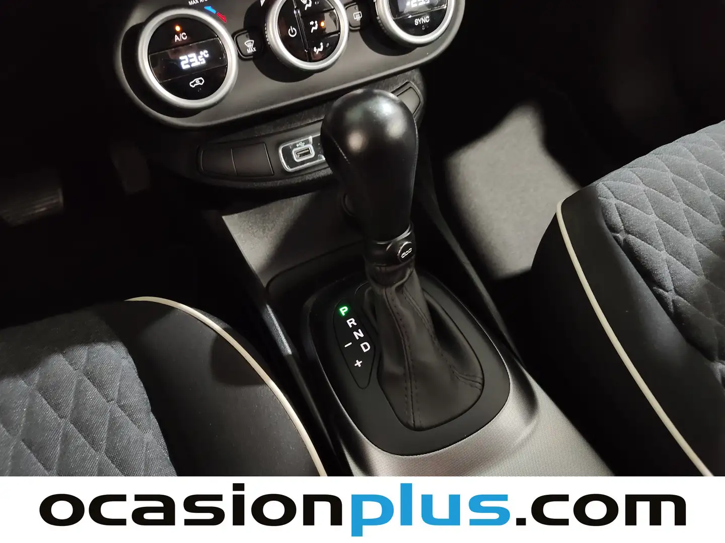 Foto Fiat 500X Fiat 500X 1.6 MultiJet City Cross 4x2 DCT (120 CV)