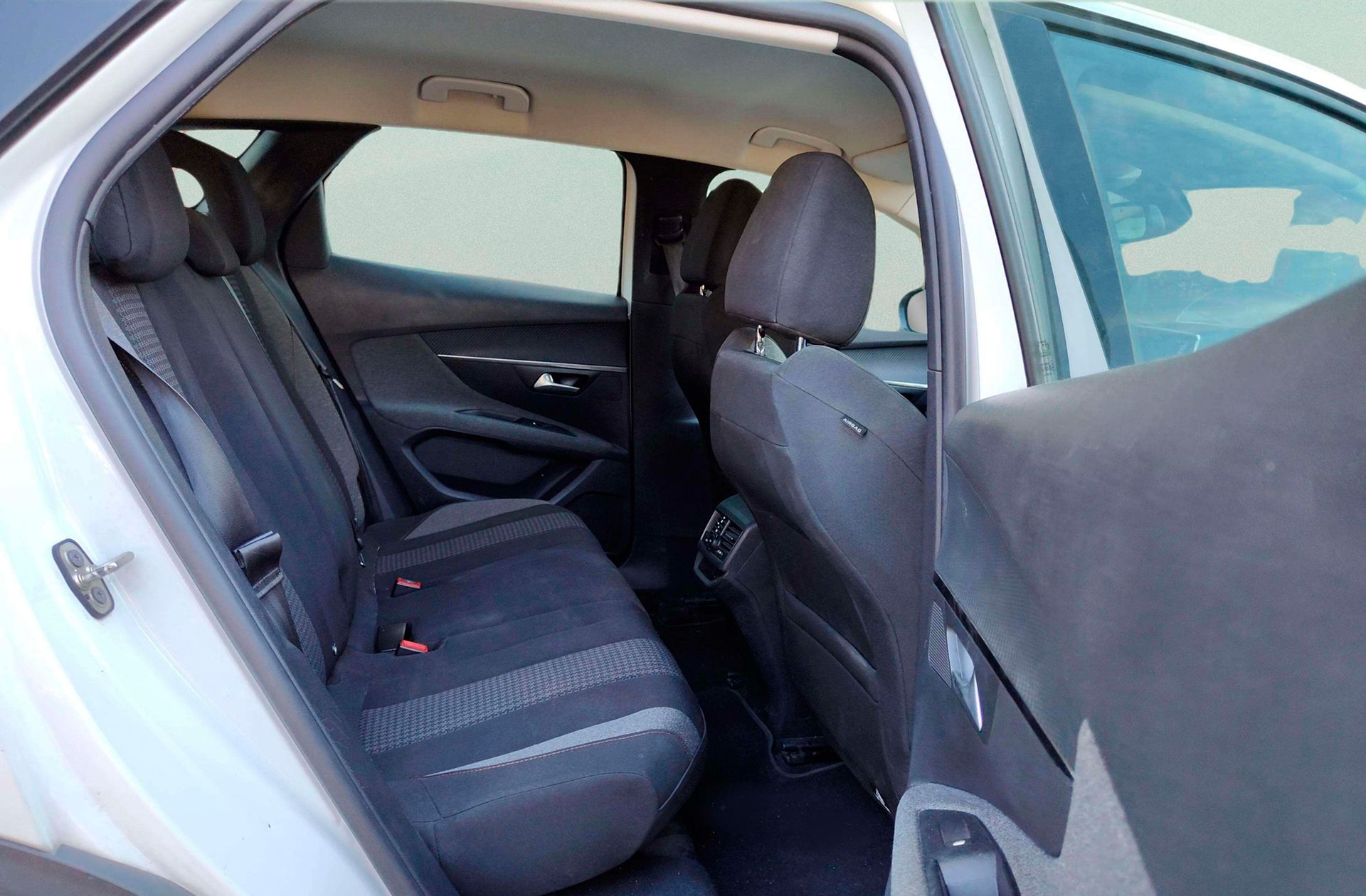 Peugeot 3008 PureTech 130 Active - foto 15