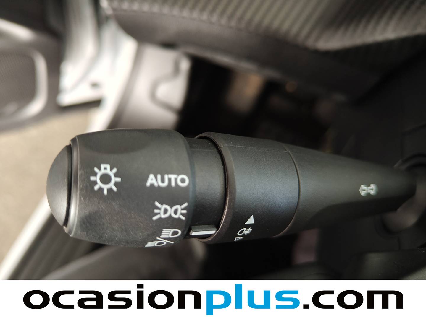 Foto Peugeot 2008 Peugeot 2008 Allure Hybrid eDCS6 (145 CV)