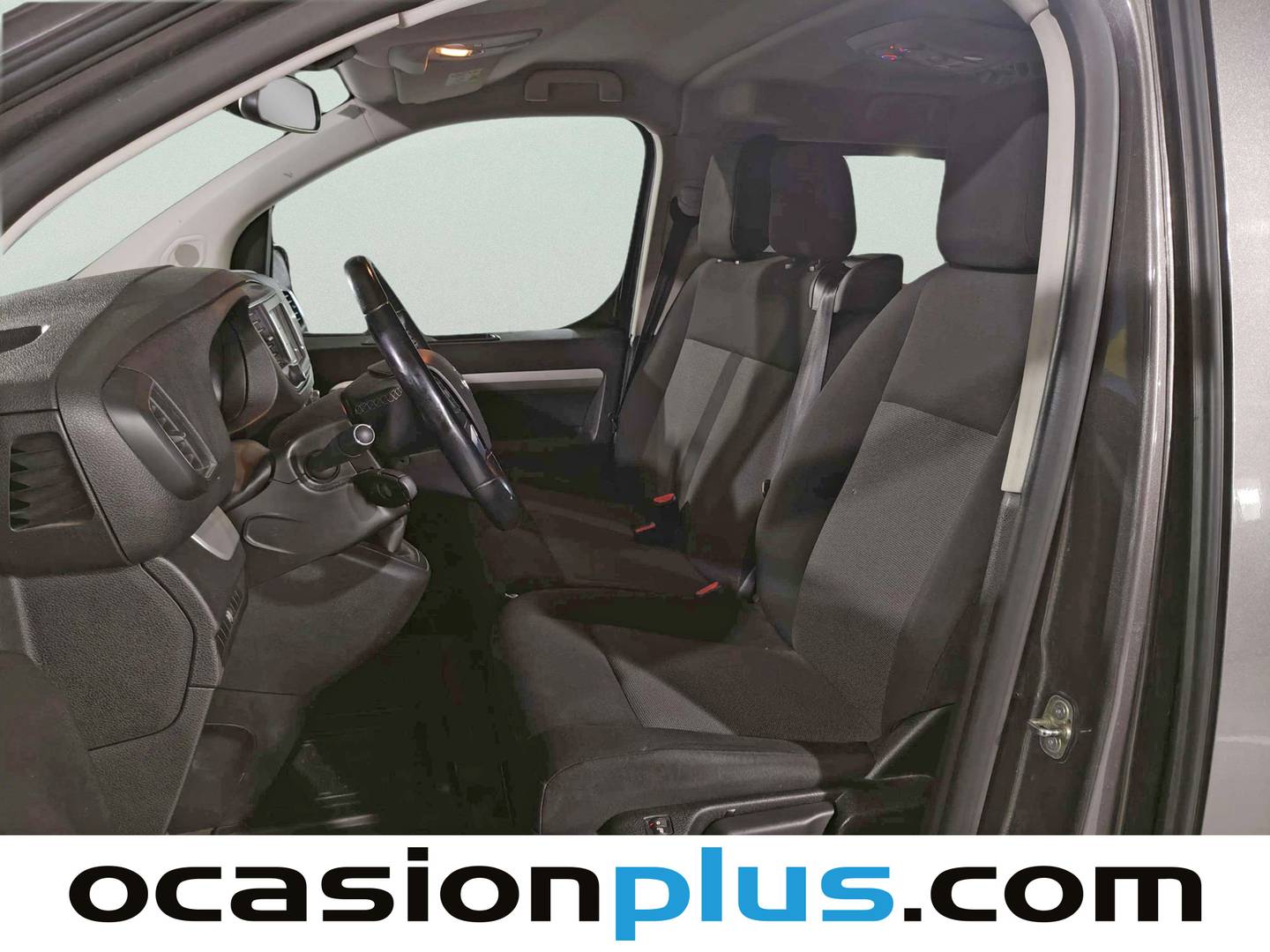 Foto asientos delanteros Toyota Proace Verso Toyota Proace Verso 2.0D VX Plus Shuttle L2 (145 CV) 9 Plazas